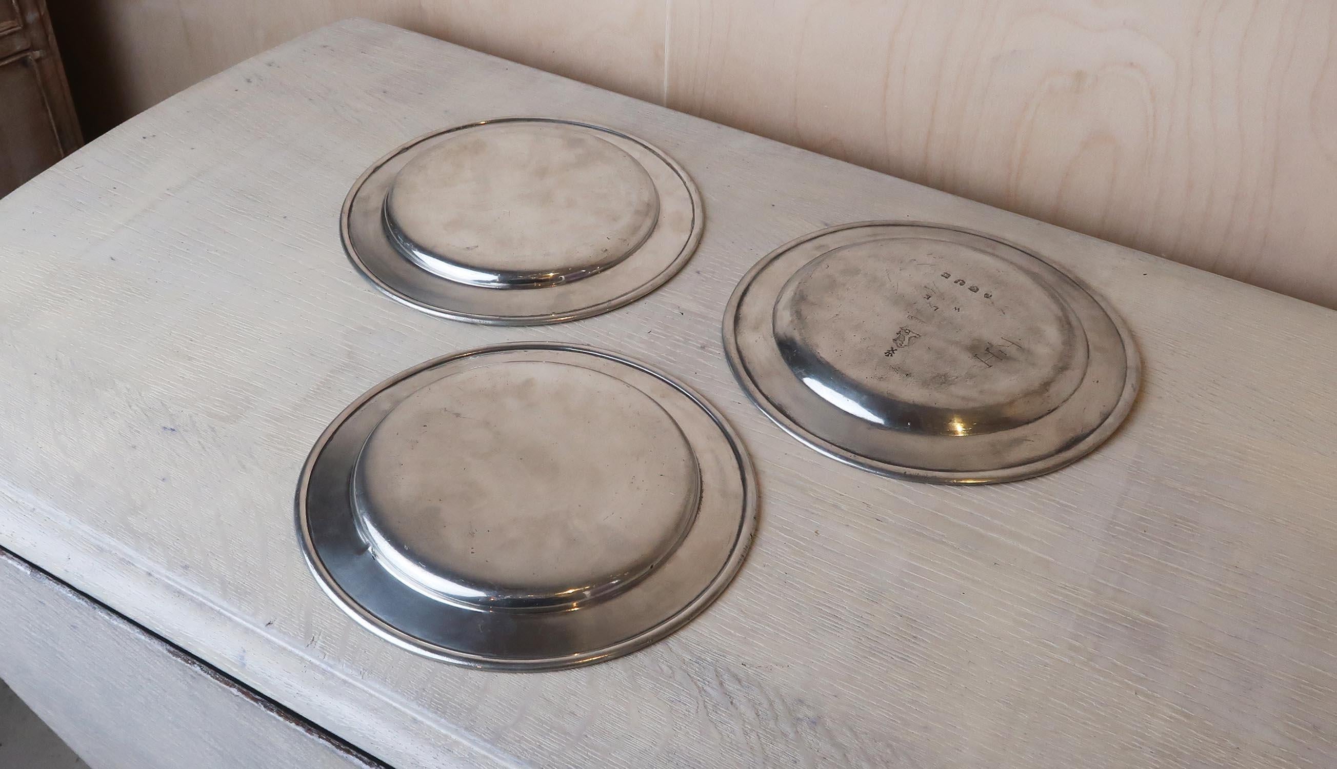Antique Polished Pewter Plates, English, 18th Century In Good Condition In St Annes, Lancashire