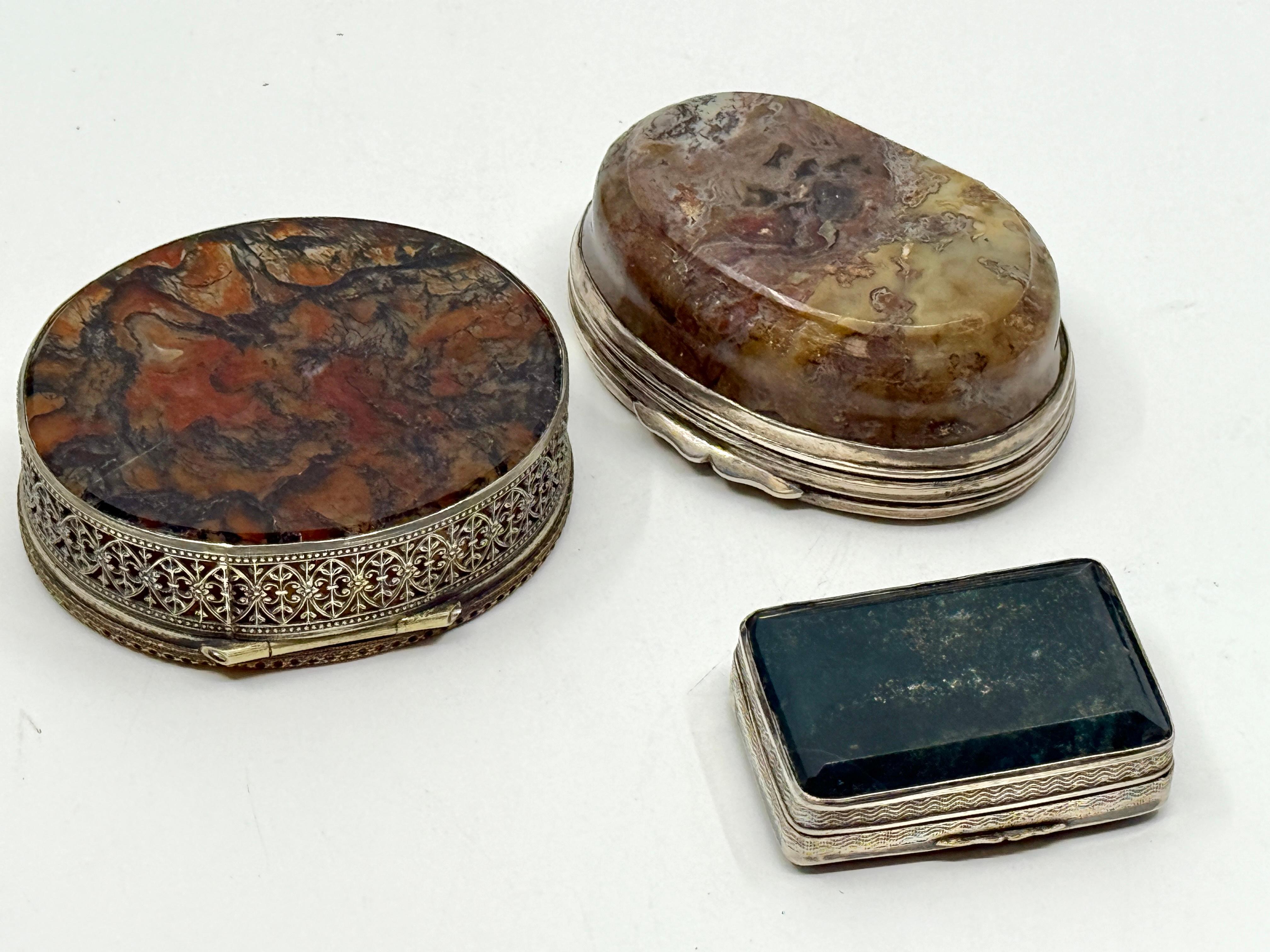 3 tabatières ou boîtes à bibelots anciennes de style victorien avec bandes et agate moussue en vente 12