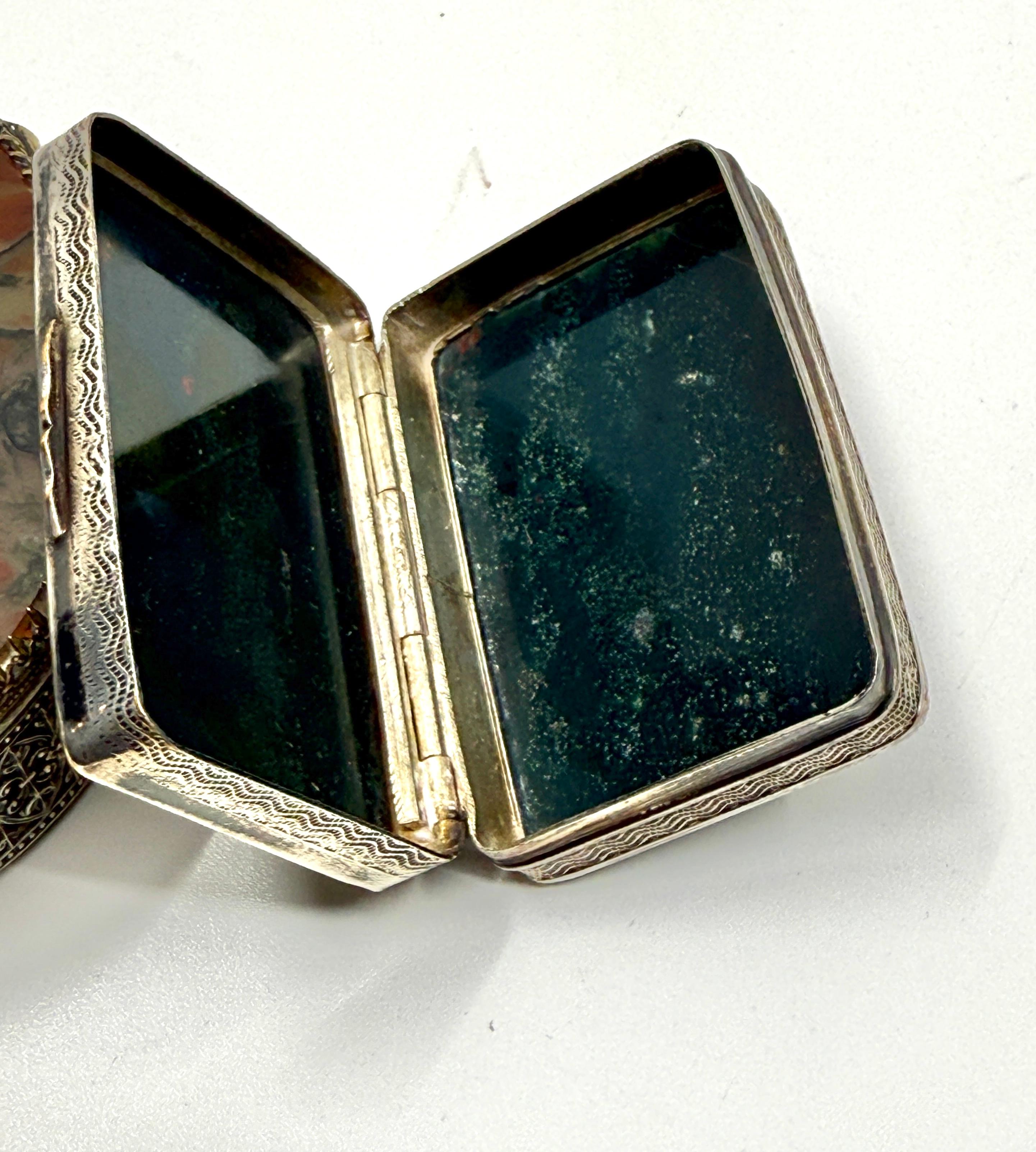 Anglais 3 tabatières ou boîtes à bibelots anciennes de style victorien avec bandes et agate moussue en vente