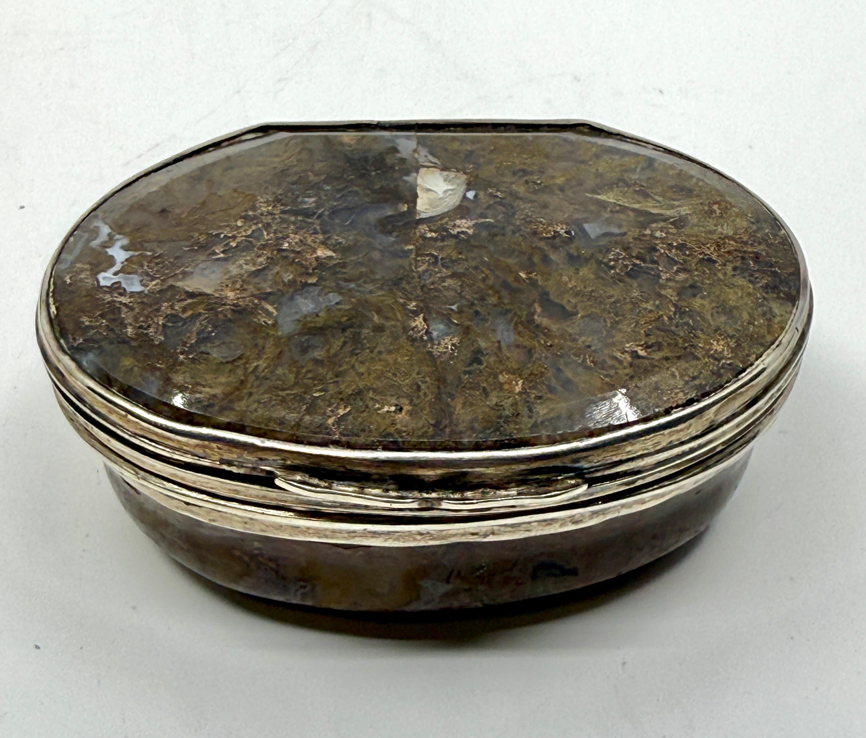 3 tabatières ou boîtes à bibelots anciennes de style victorien avec bandes et agate moussue en vente 1