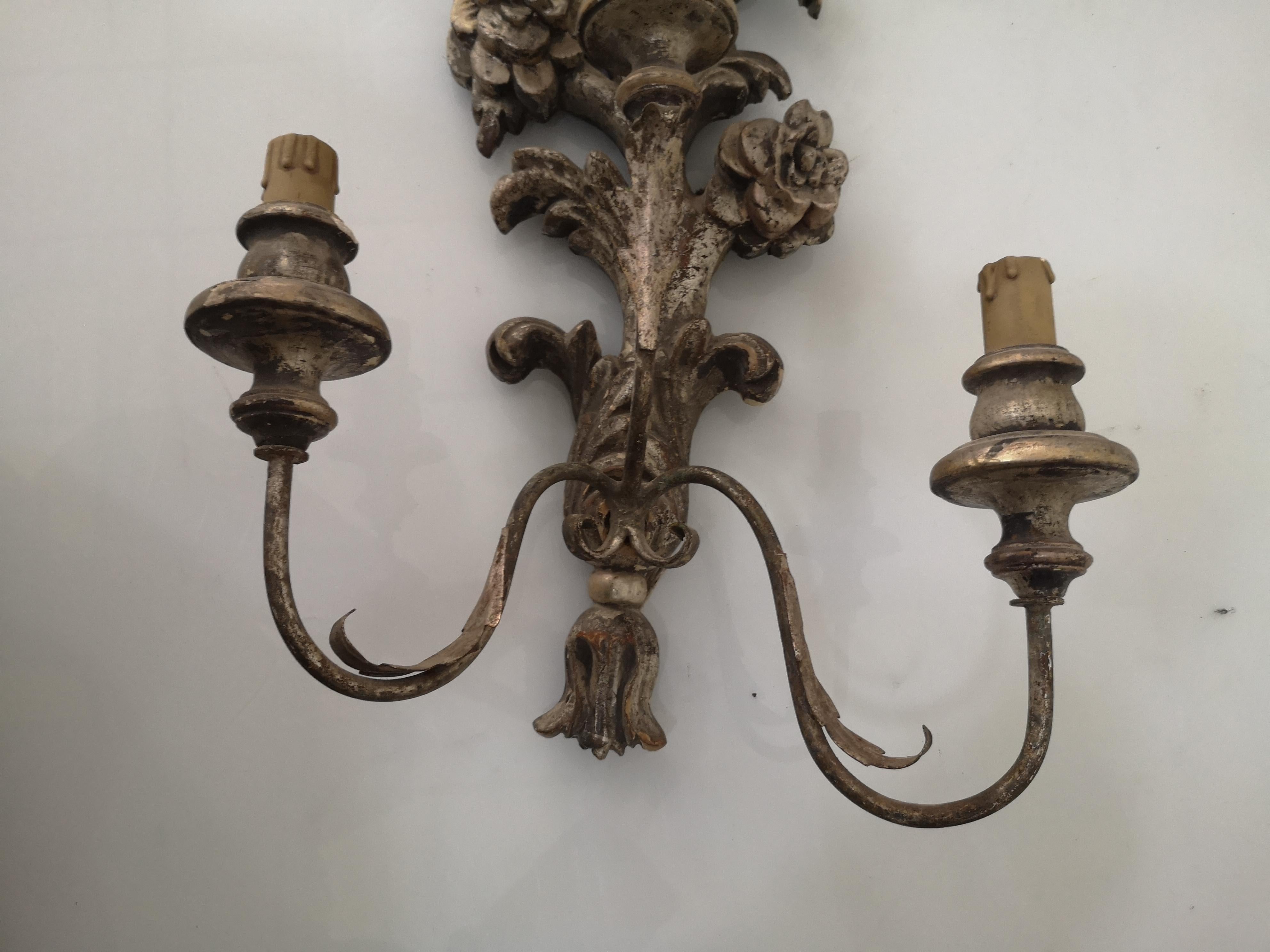 3 Applique a 3 luci in legno e pastiglia argentata anni 30 - H cm 58 in vendita 3