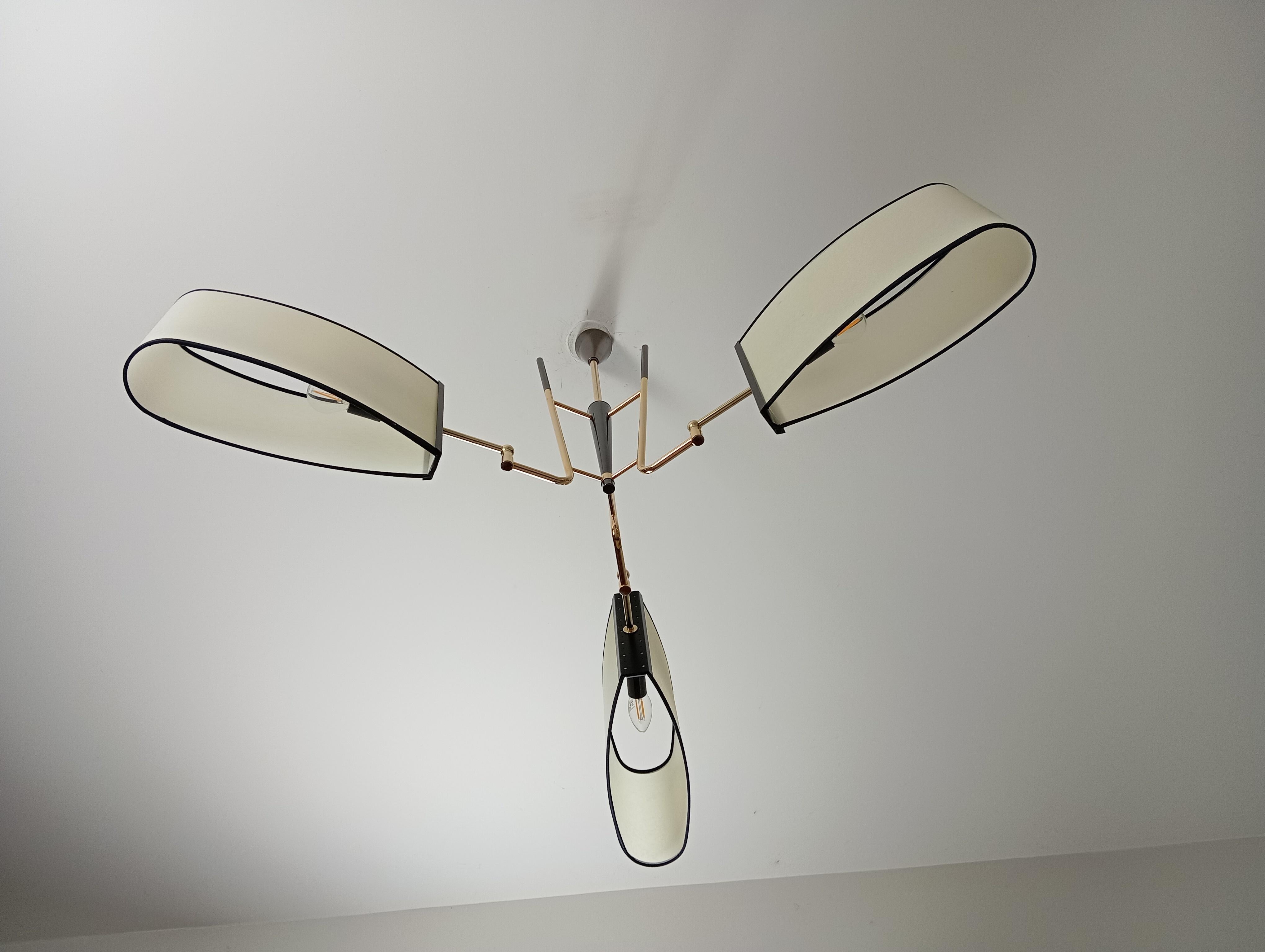 Lampadario a 3 bracci, Maison Lunel circa 1950 in vendita 1