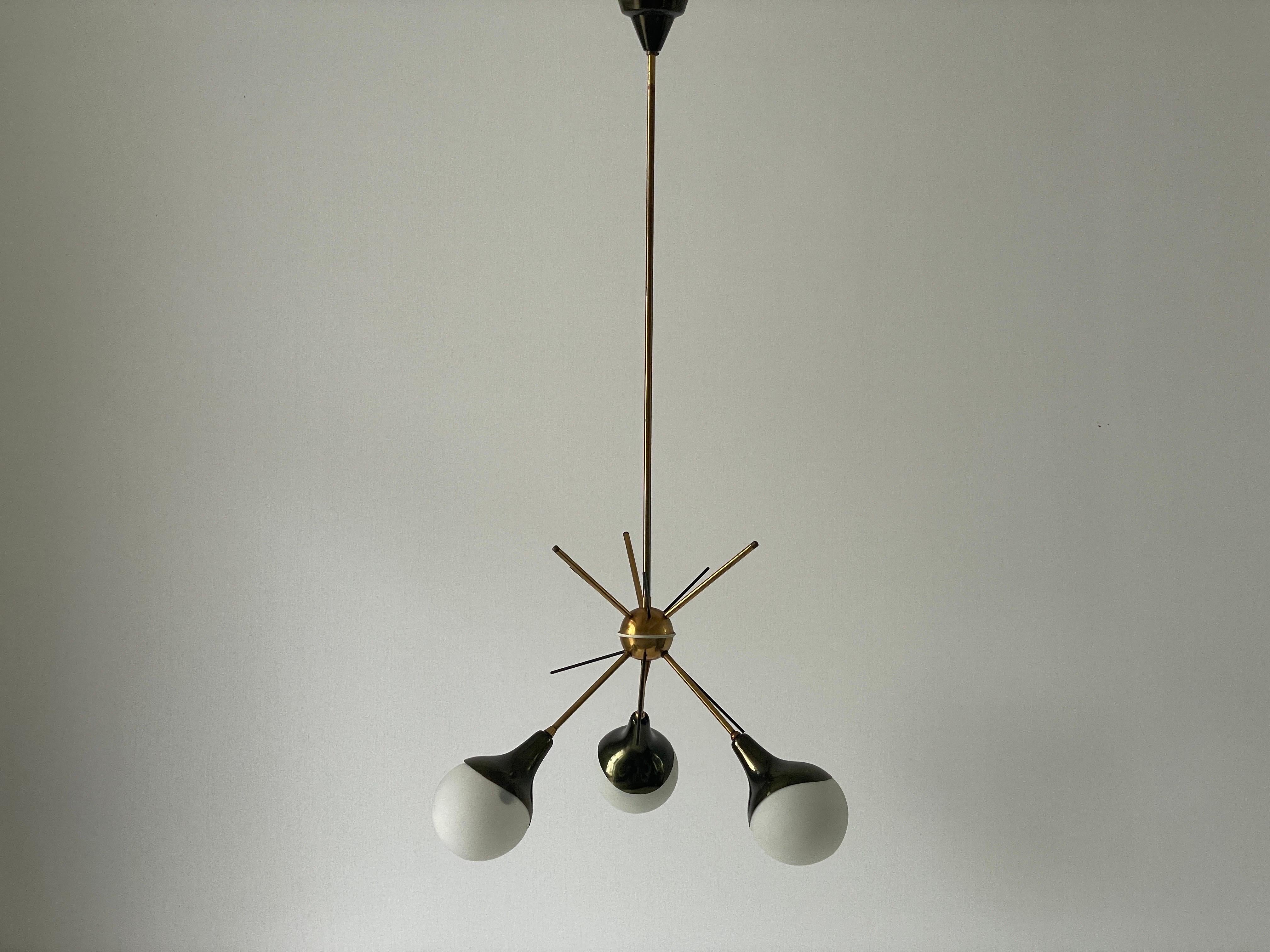 3-armed Ball Glass Orbit Design Ceiling Lamp, Attr. to Stilnovo, 1950s, Italy In Excellent Condition For Sale In Hagenbach, DE