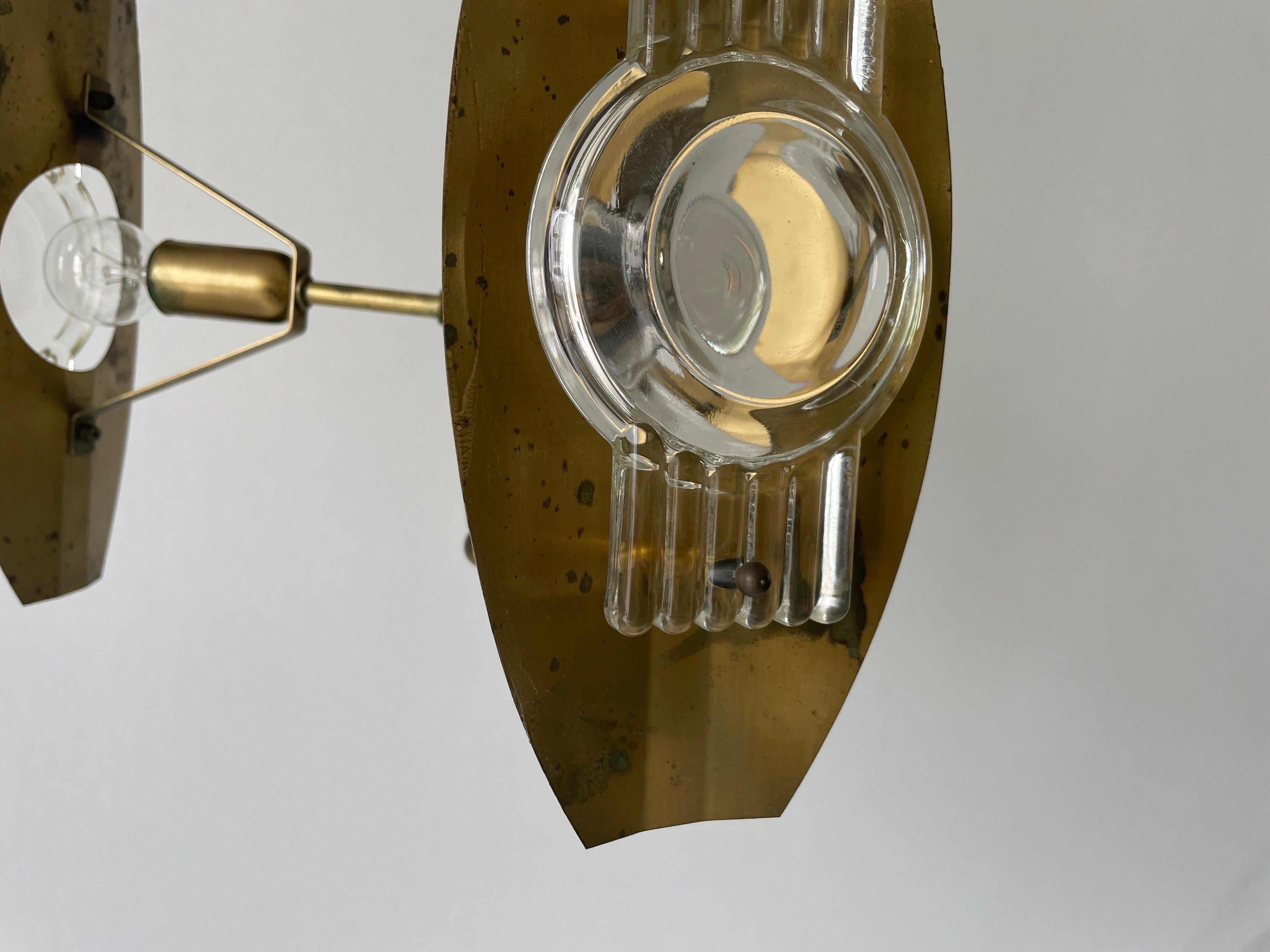 Lampada da soffitto a 3 bracci in ottone e vetro a lente, anni '60, Italia in vendita 3