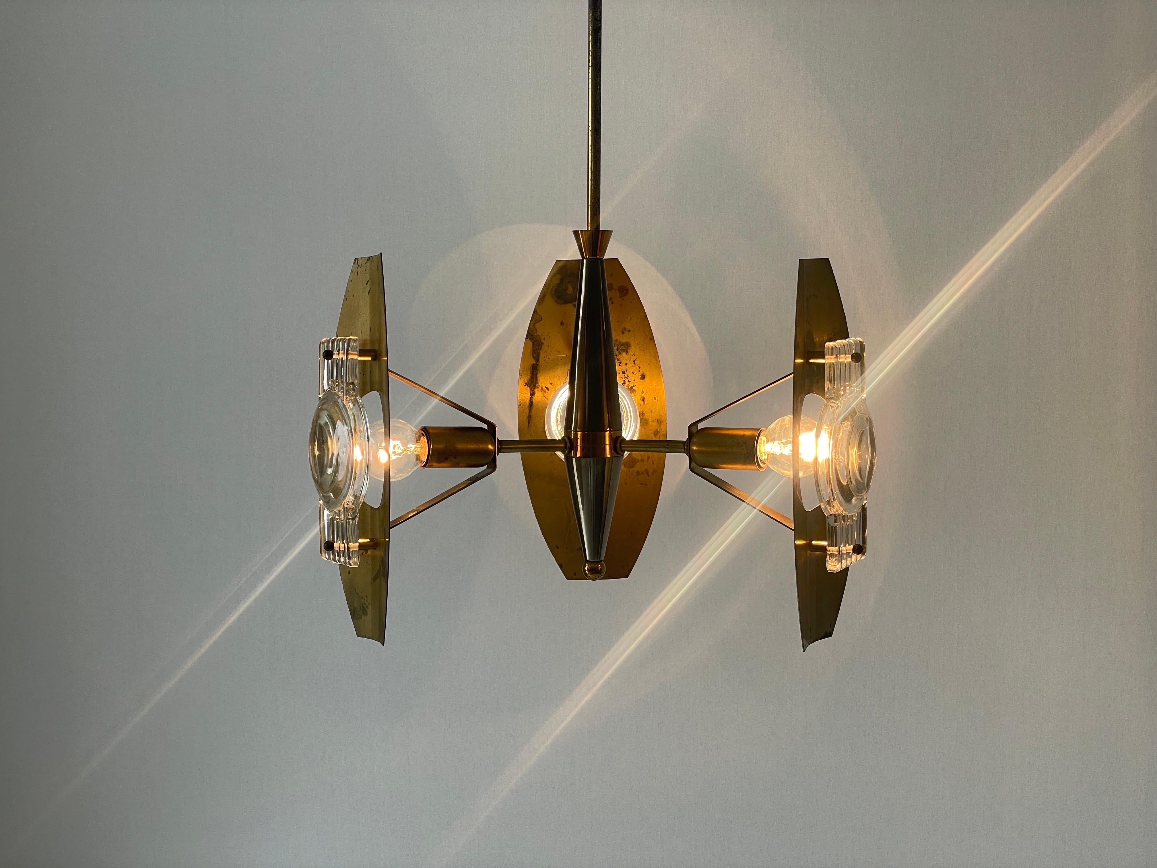 Lampada da soffitto a 3 bracci in ottone e vetro a lente, anni '60, Italia in vendita 6