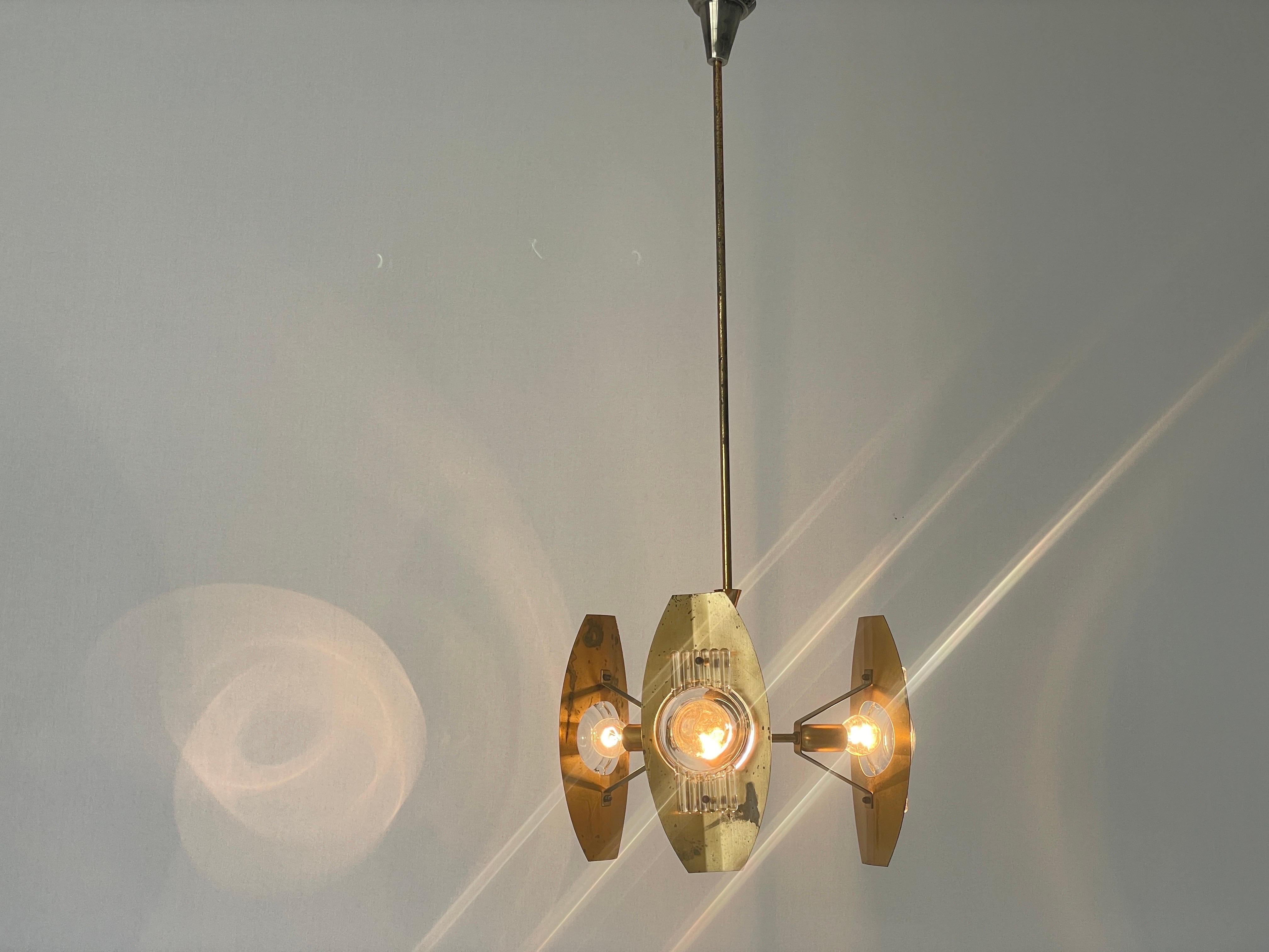 Lampada da soffitto a 3 bracci in ottone e vetro a lente, anni '60, Italia in vendita 11