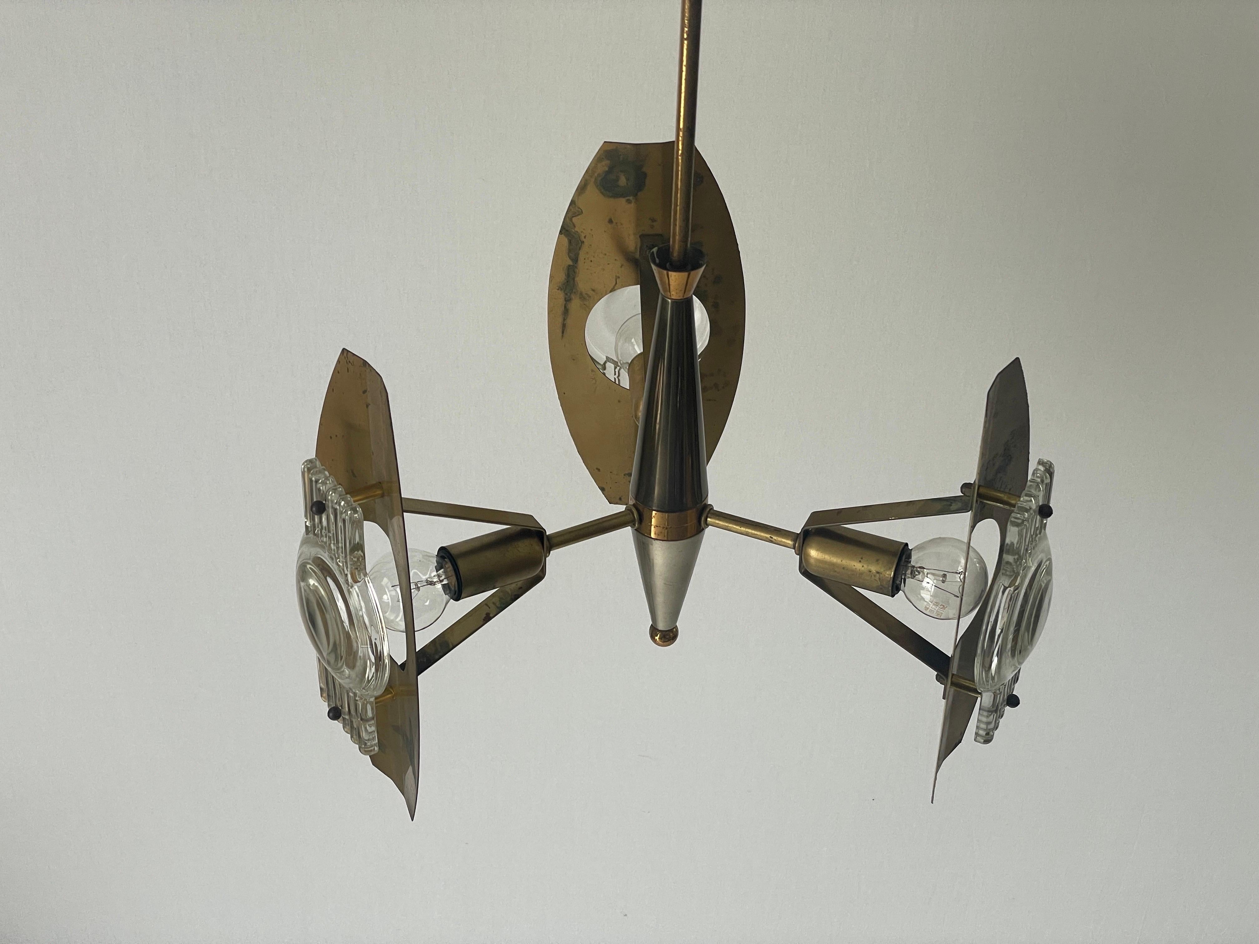 Lampada da soffitto a 3 bracci in ottone e vetro a lente, anni '60, Italia In condizioni ottime in vendita a Hagenbach, DE