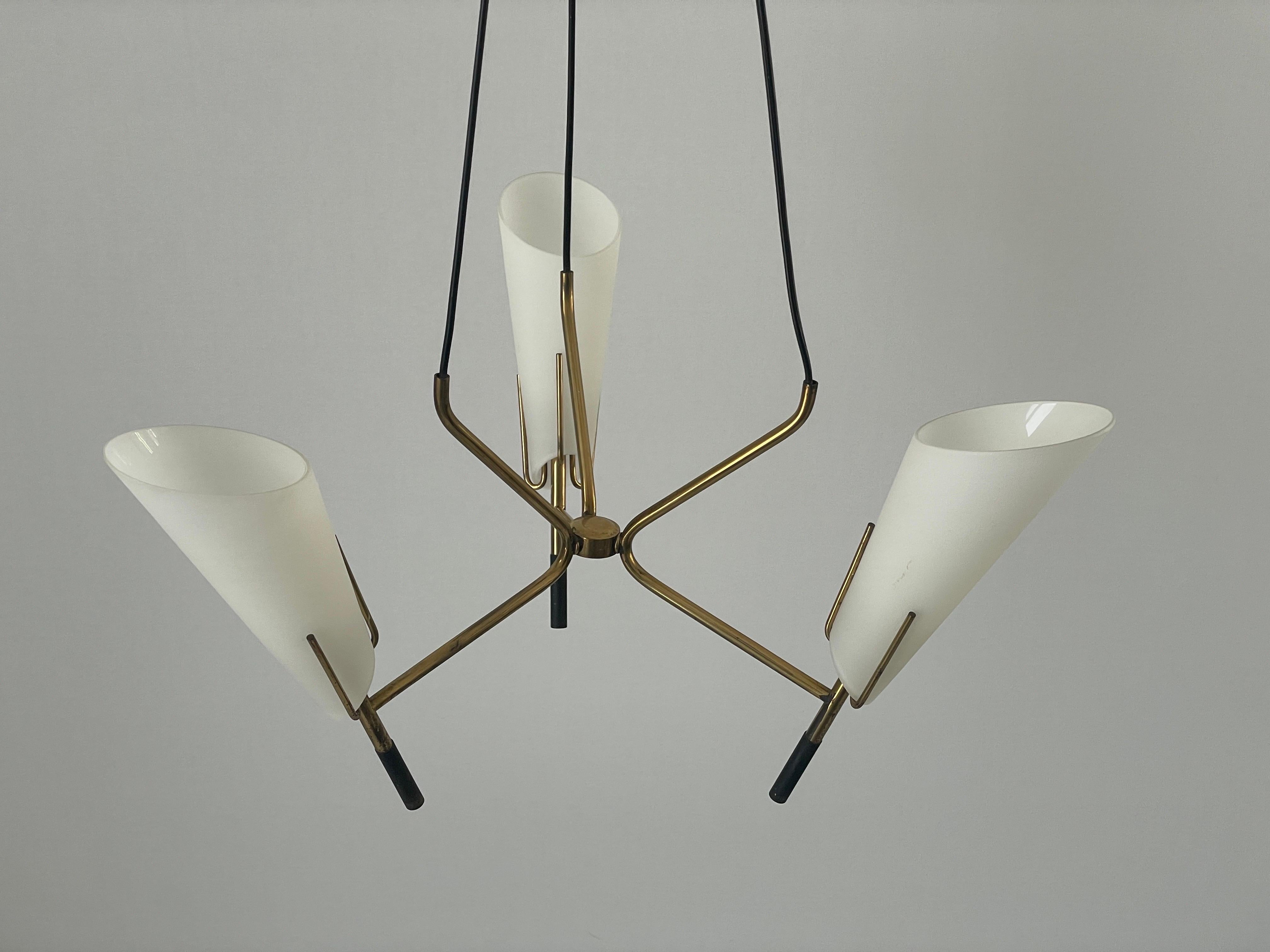 italien 3- Lampe pendante en verre armé et laiton, années 1960, Italie en vente