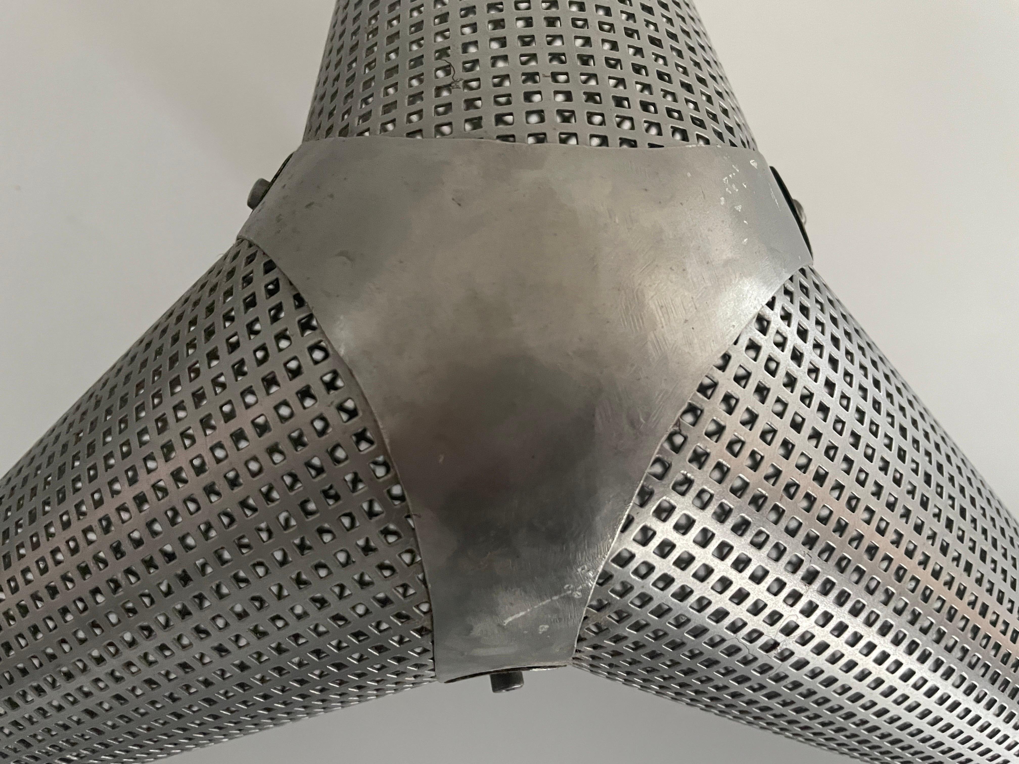 Lámpara de techo o empotrable de aluminio con pantalla de estrella de 3 brazos, años 60, Alemania Aluminio en venta