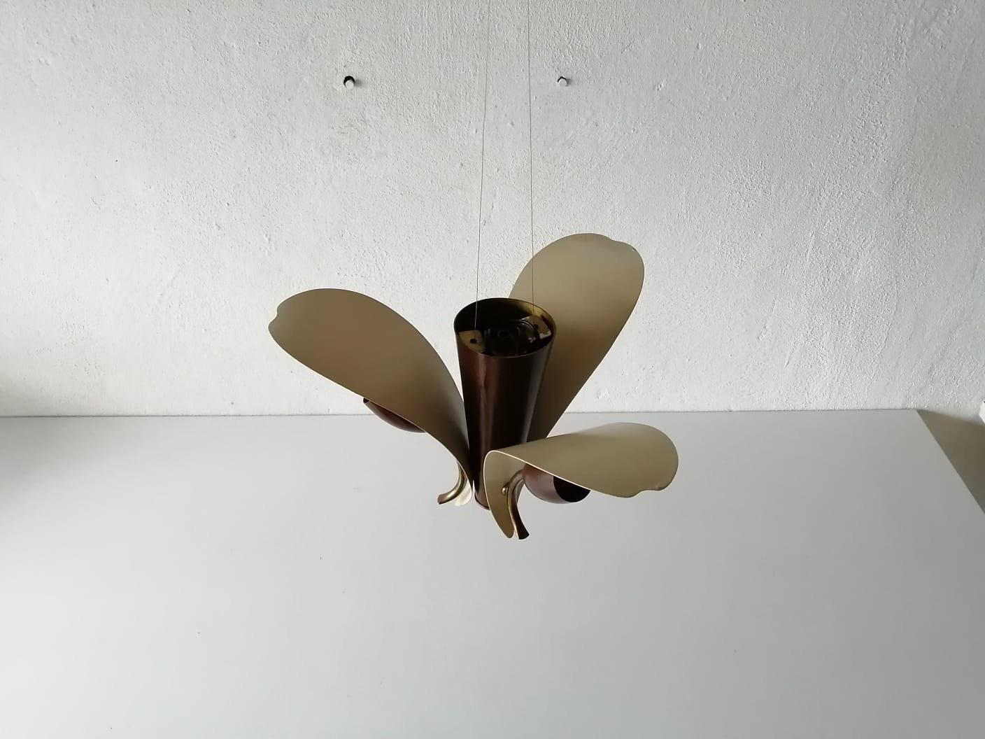 Mid-20th Century 3 Armed White & Brown Flower Design Sputnik Ceiling Lamp, 1950s, Germany For Sale