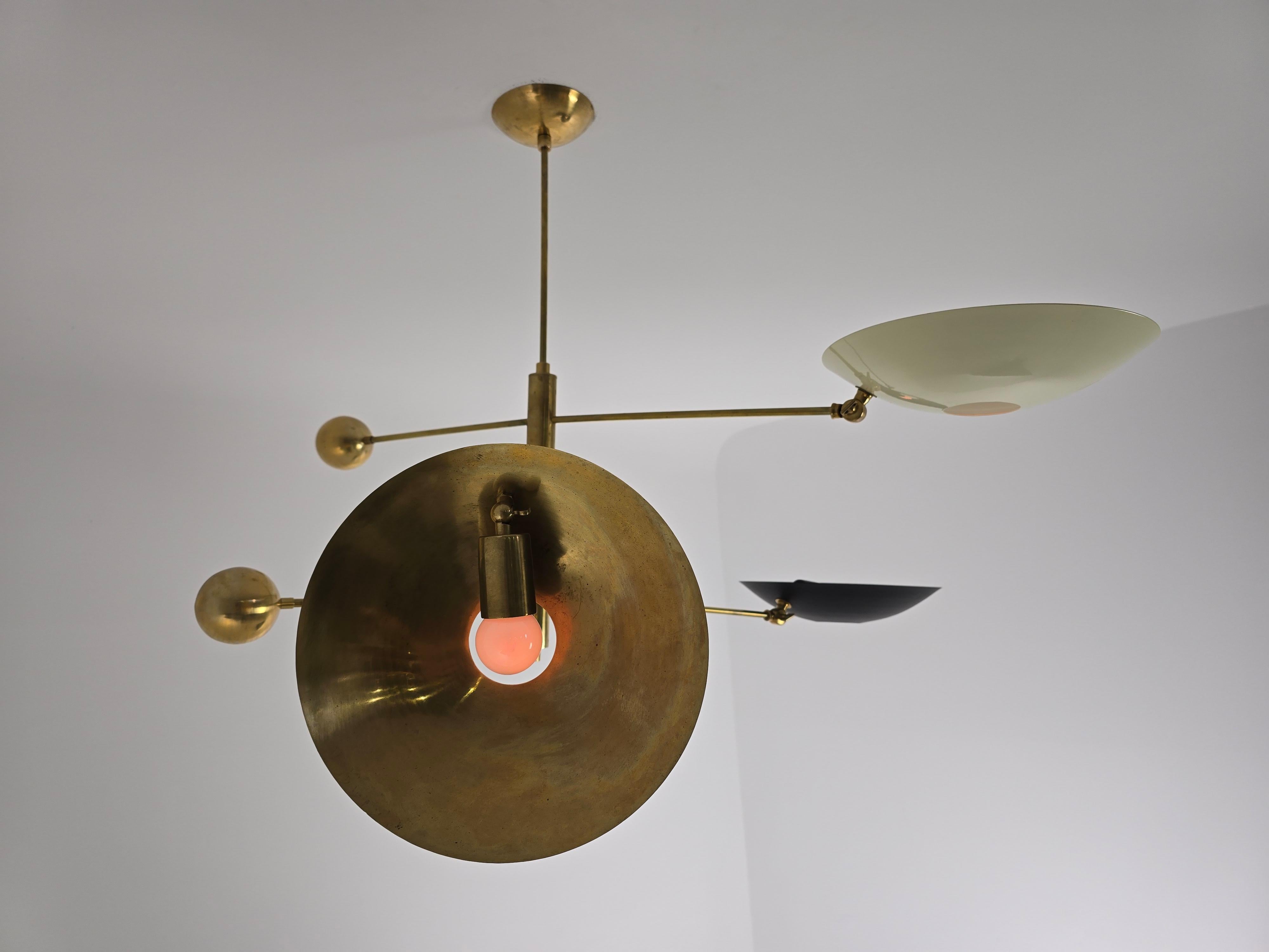 XXI secolo e contemporaneo 3  Lampadario a bracci con contrappeso in vendita