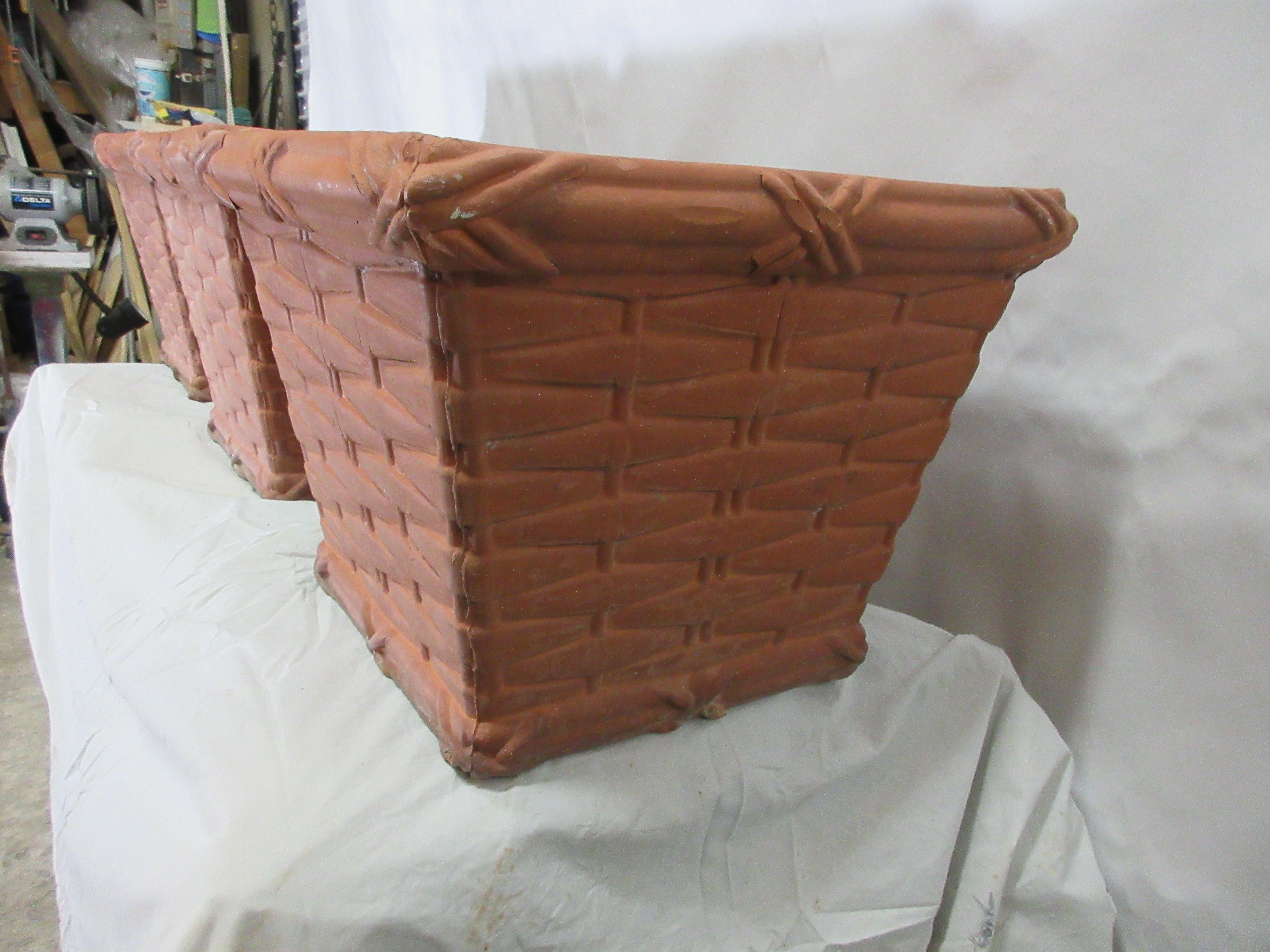 3 Basket Weave Planters In Good Condition For Sale In Hollywood, FL