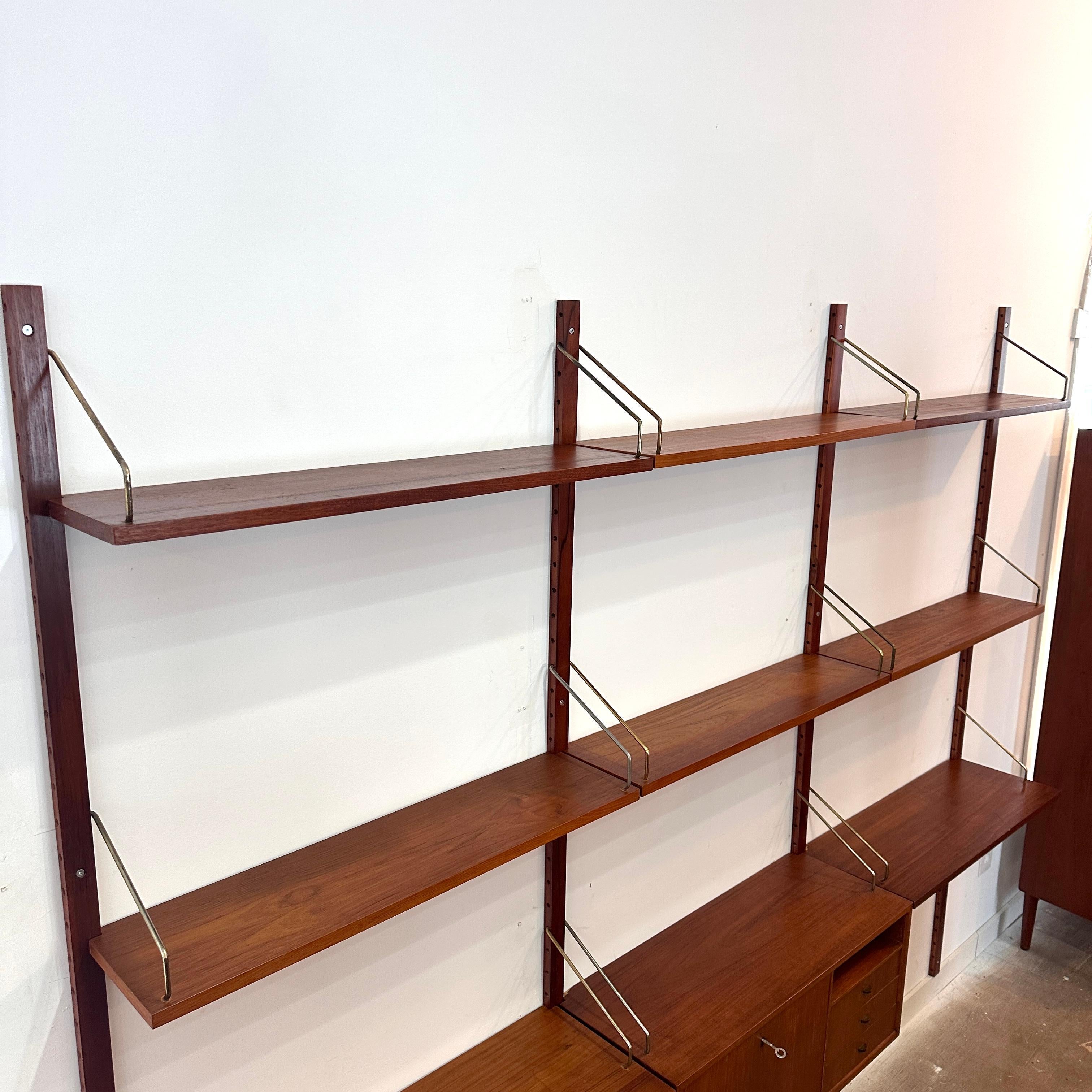 Metallo Parete attrezzata a 3 vani in teak di Poul Cadovius in vendita