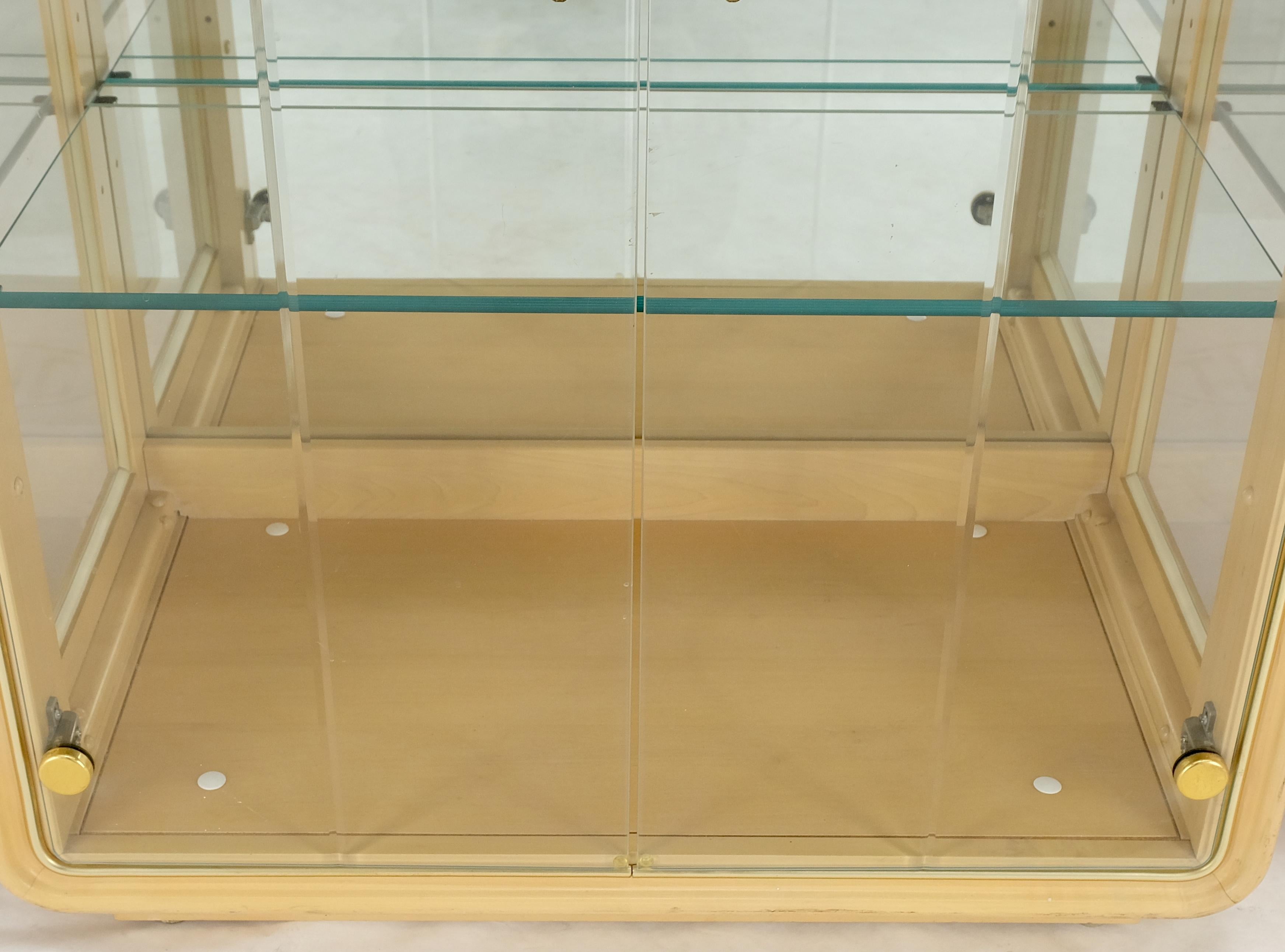 Mid-Century moderno 3 casse da esposizione in legno biondo con ante in vetro, scaffali in vetro MINT! in vendita