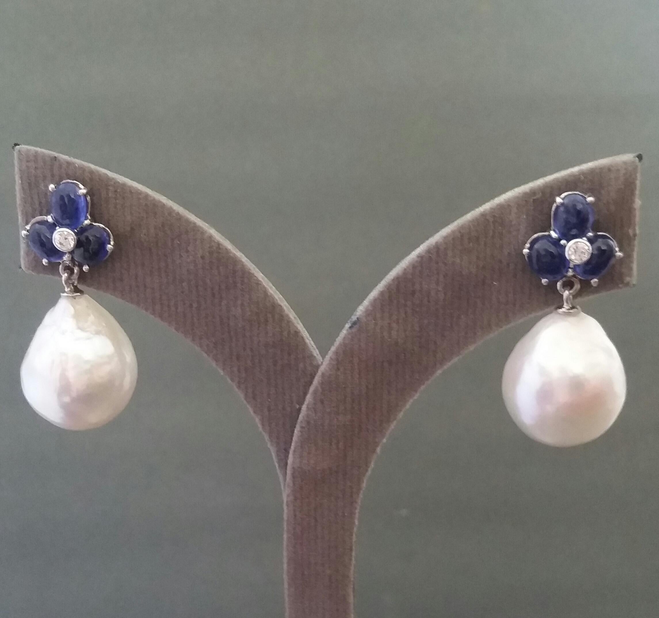 3 Boucles d'oreilles saphir bleu ovale Cabs or diamants forme poire perles baroques en vente 7