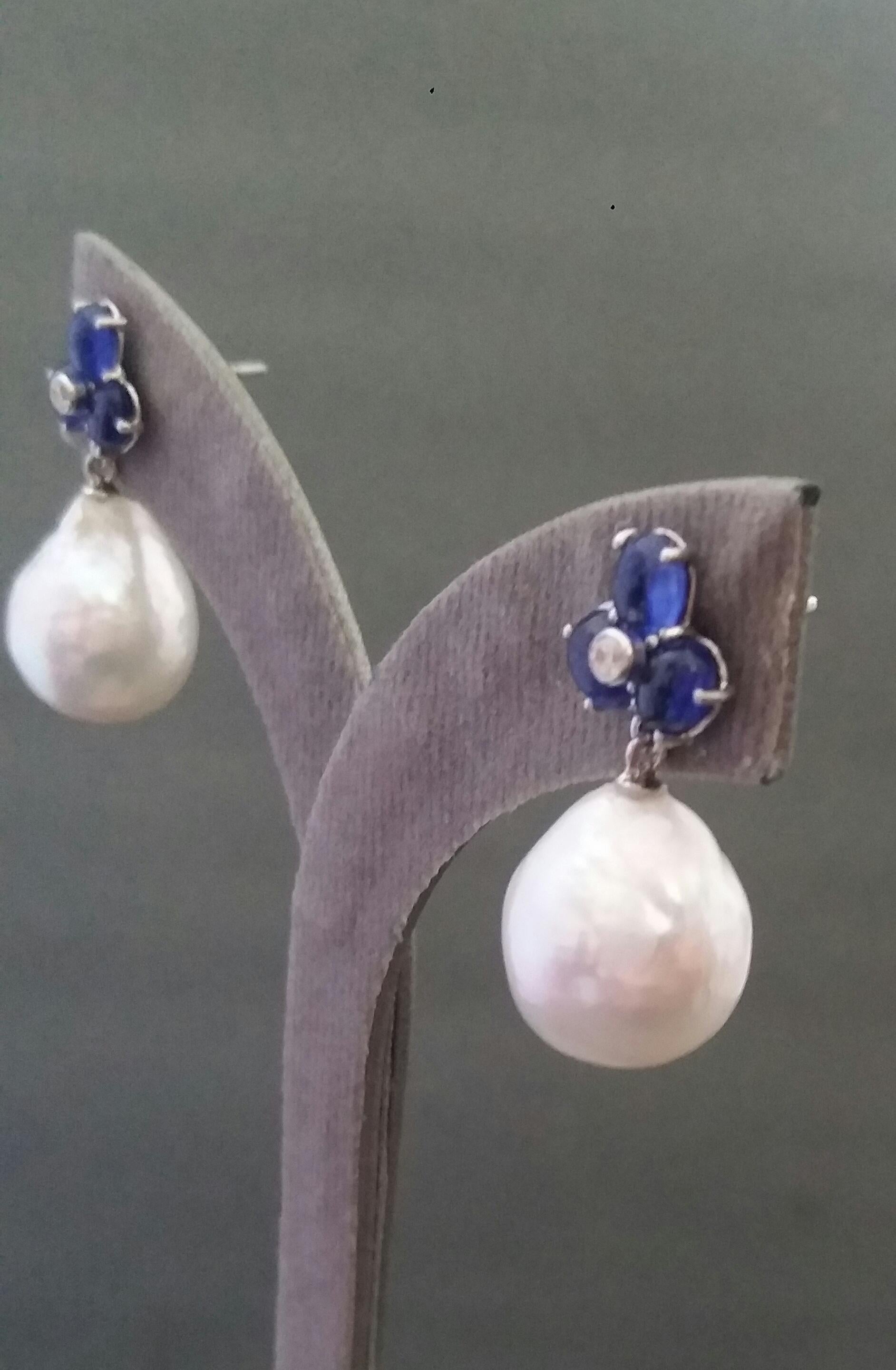 3 Boucles d'oreilles saphir bleu ovale Cabs or diamants forme poire perles baroques en vente 8
