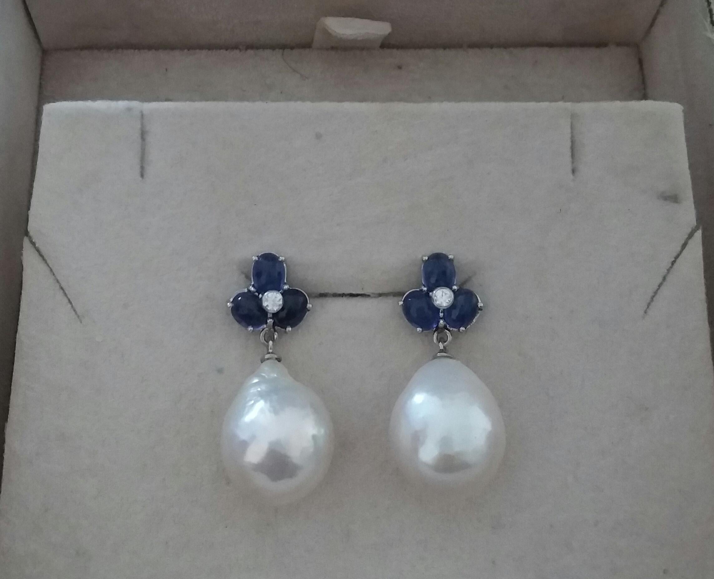 3 Boucles d'oreilles saphir bleu ovale Cabs or diamants forme poire perles baroques en vente 2