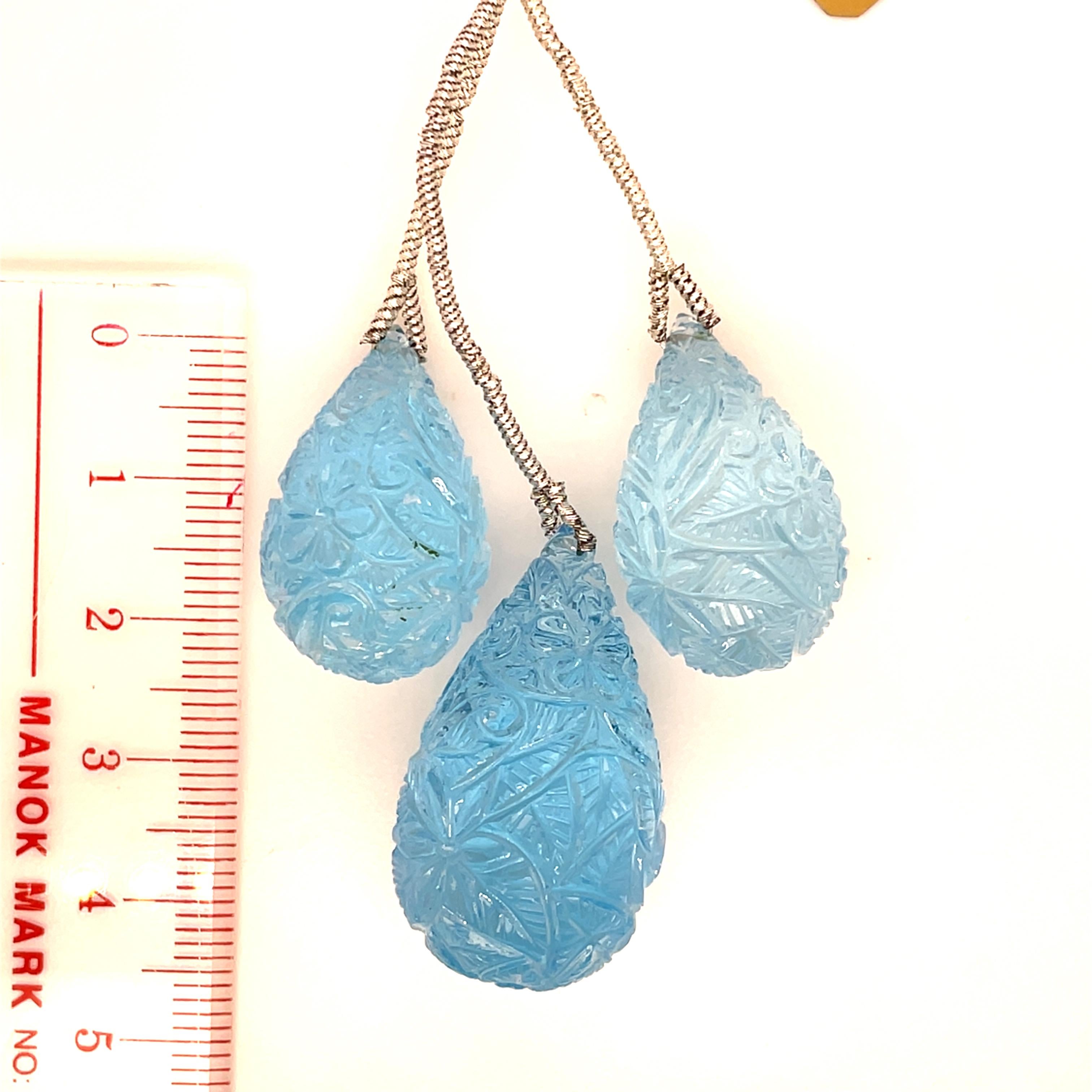 3 Gocce d'intaglio di topazio blu Cts 164,60 in vendita 5