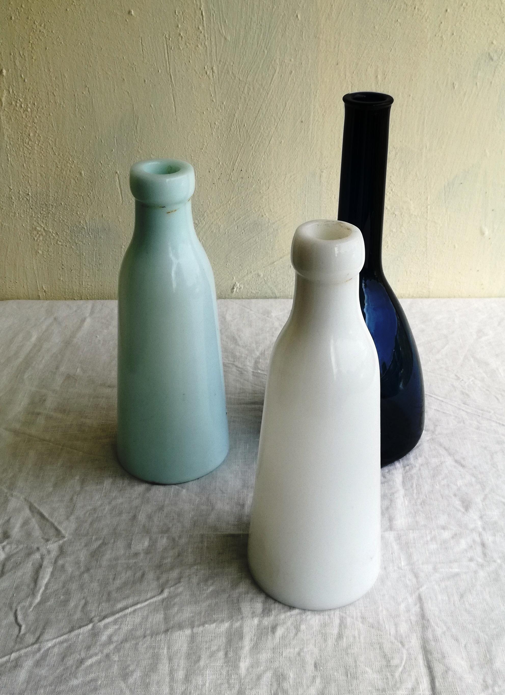 3 bottiglie-Deko-Objekte, Anni 90 (Moderne) im Angebot