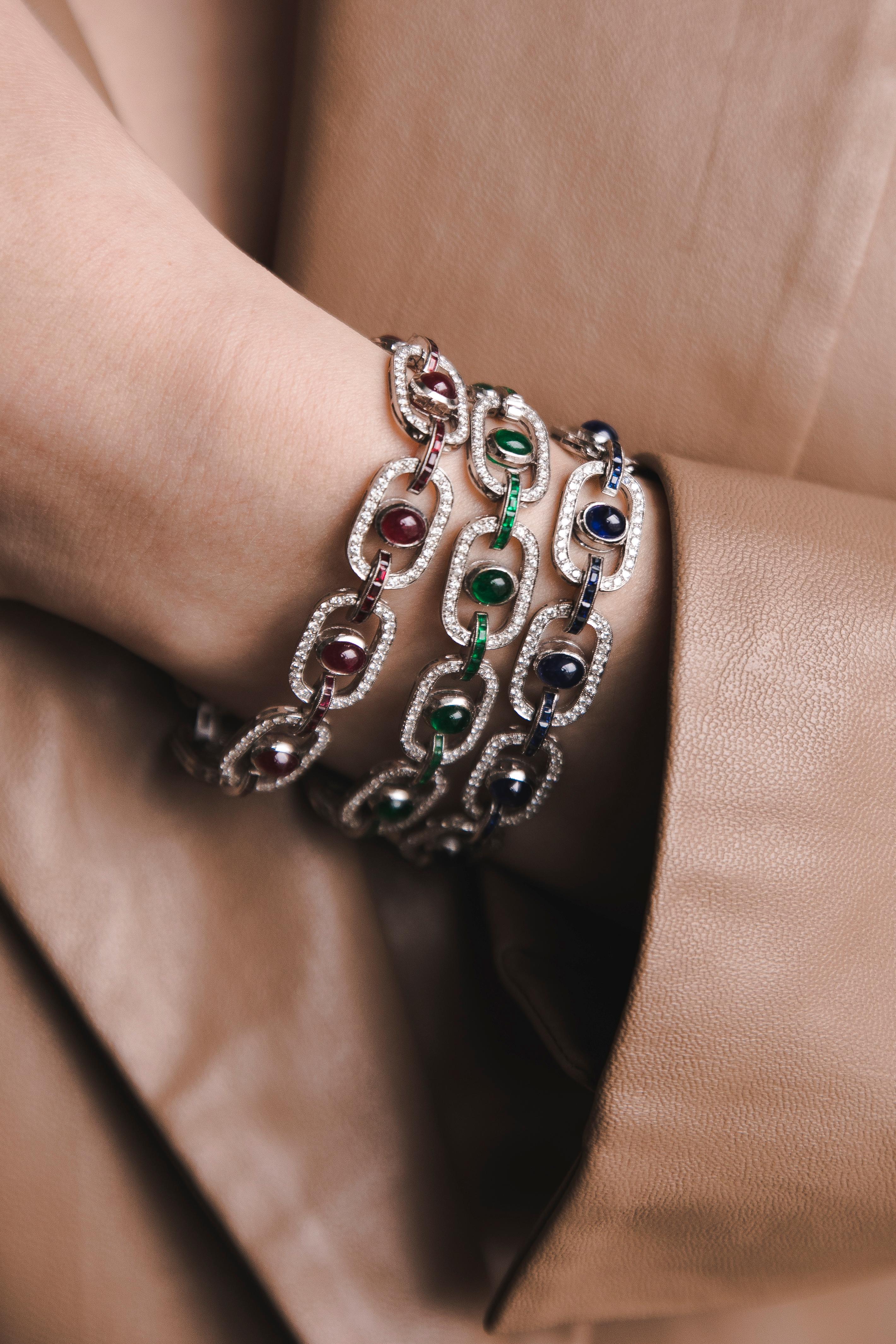 Art déco Lot de 3 bracelets Saphirs Rubis Diamants Emeraudes Collier Сhoker Or Blanc en vente