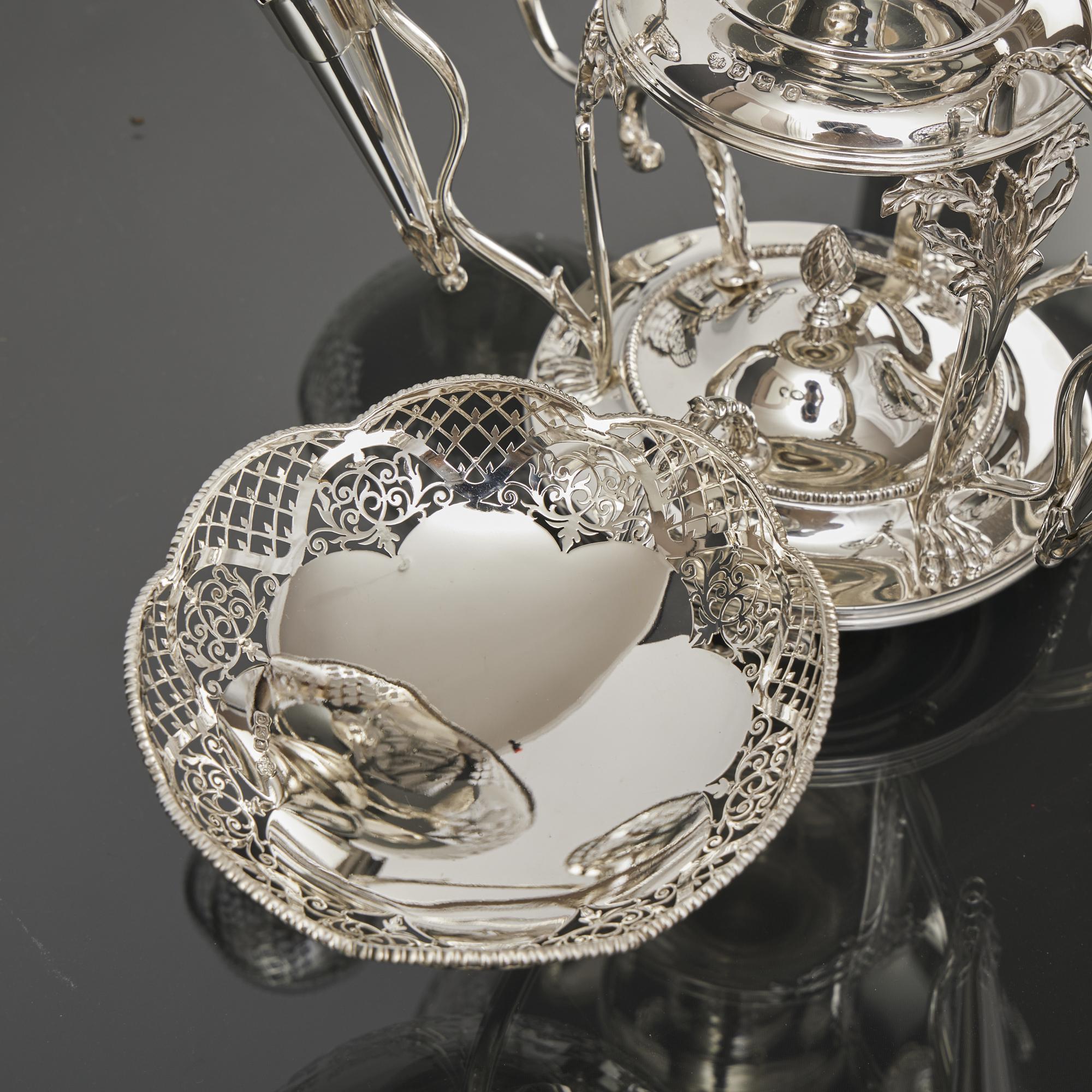 Argent sterling Centre de table épergne à 3 branches en argent antique en vente