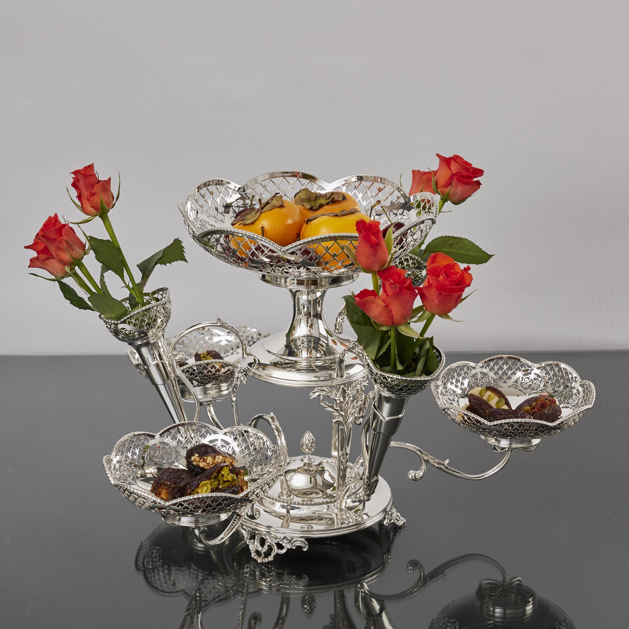 Centre de table épergne à 3 branches en argent antique en vente 2