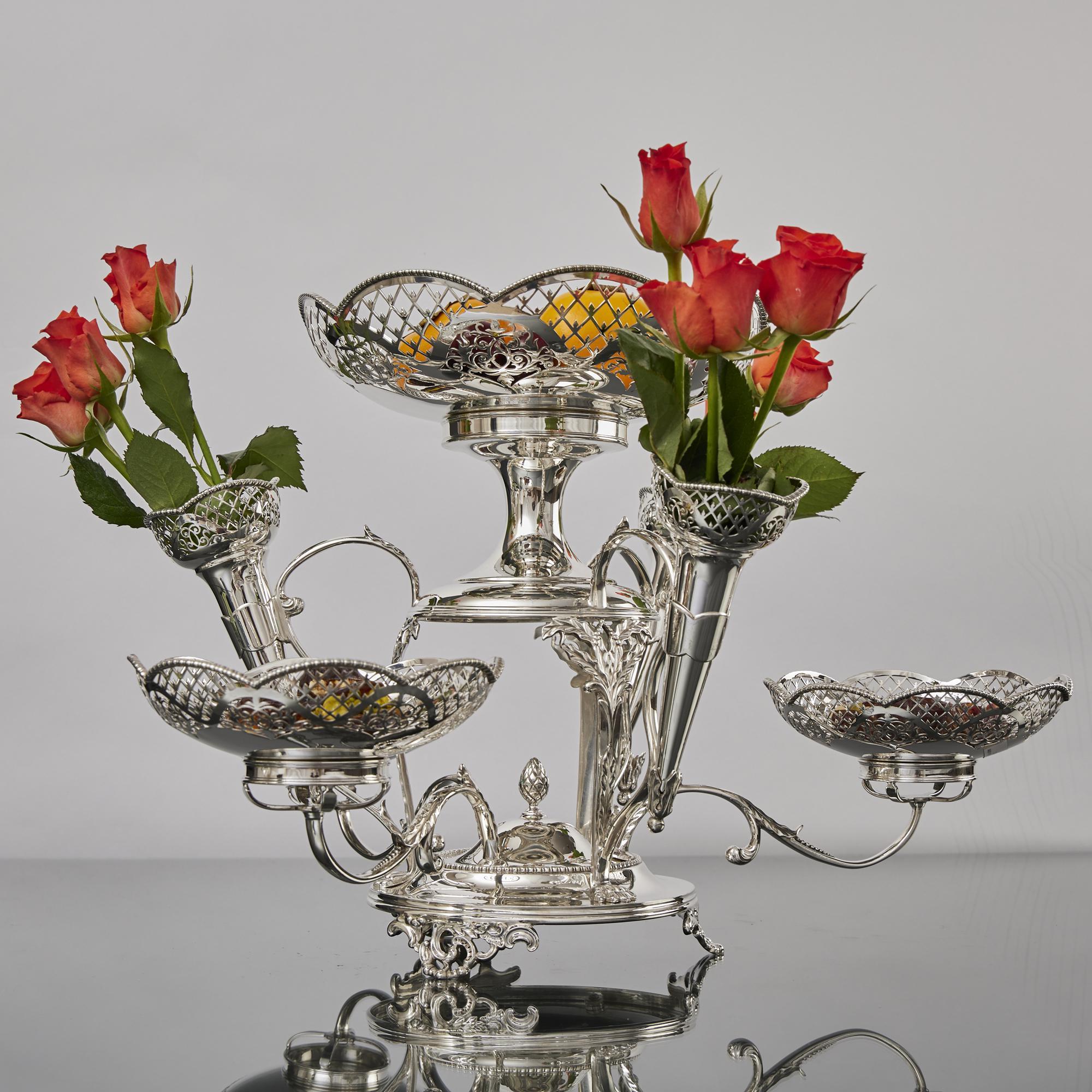 Centre de table épergne à 3 branches en argent antique en vente 3