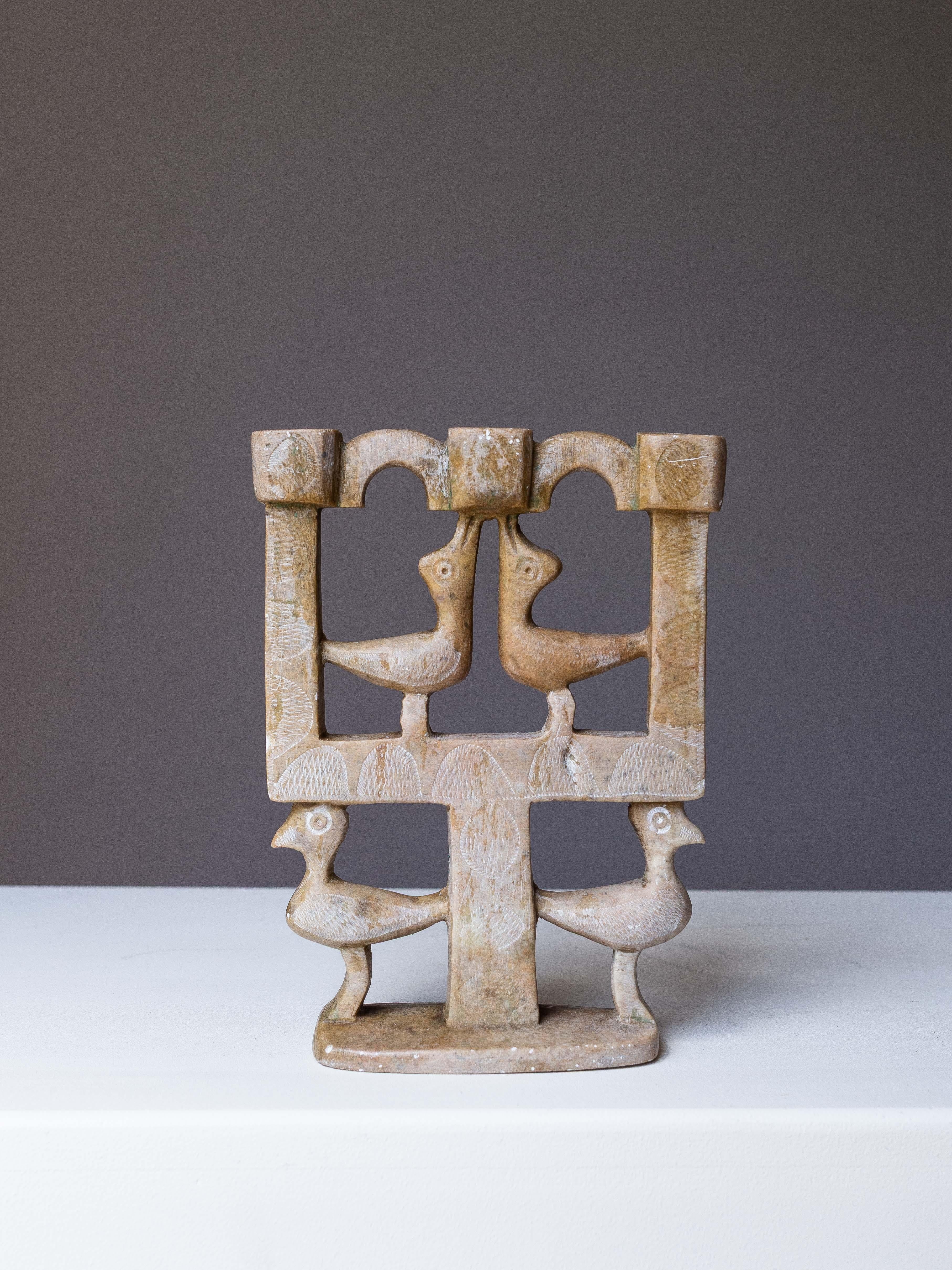 3 Branch Stone Kandelaber, Tiervögel Design, Marokko 1970er Jahre (Marokkanisch) im Angebot