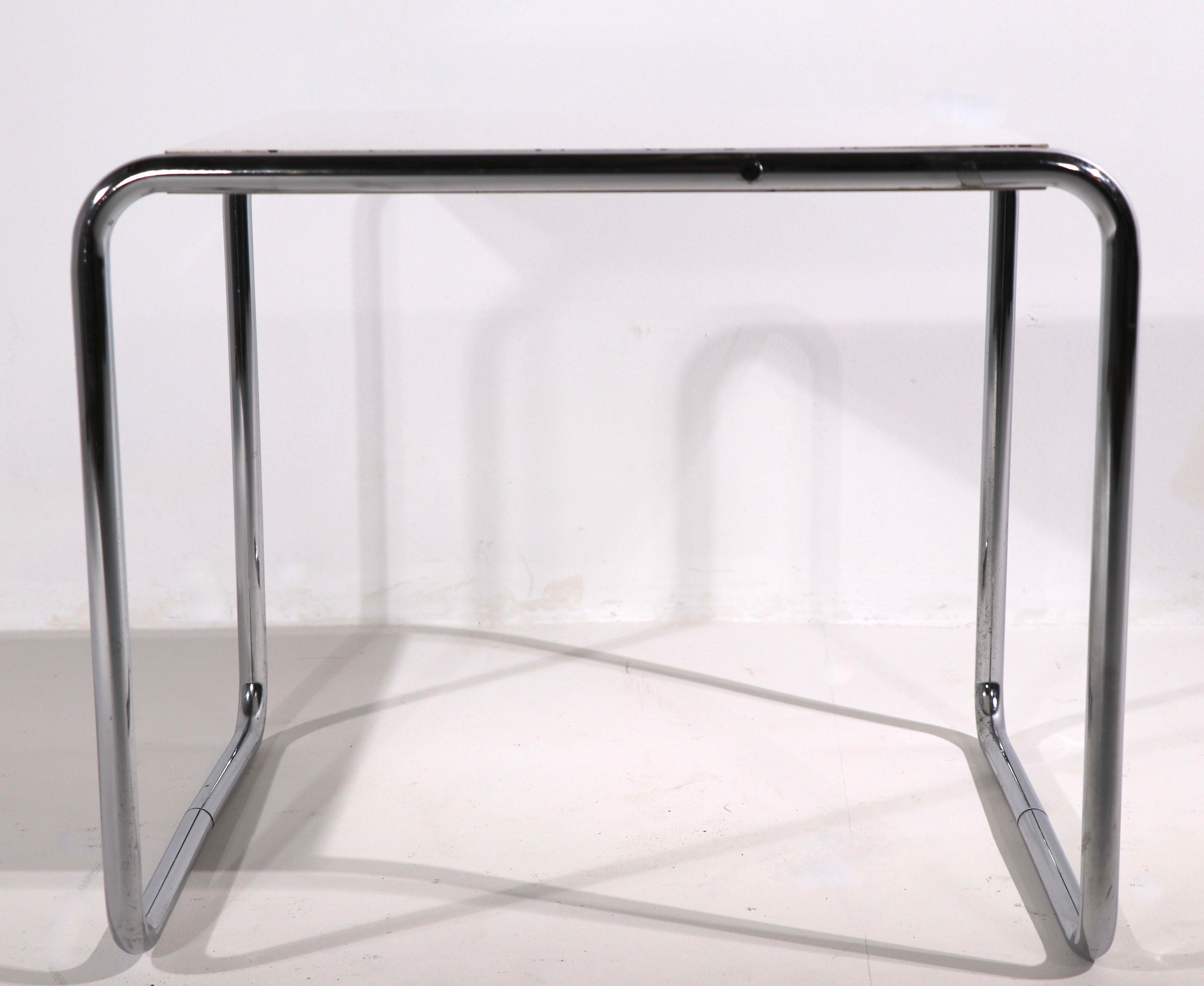 Trois tables conçues par Breuer et fabriquées en Finlande par Stendig, une petite table d'appoint et deux tables basses Bon état - En vente à New York, NY