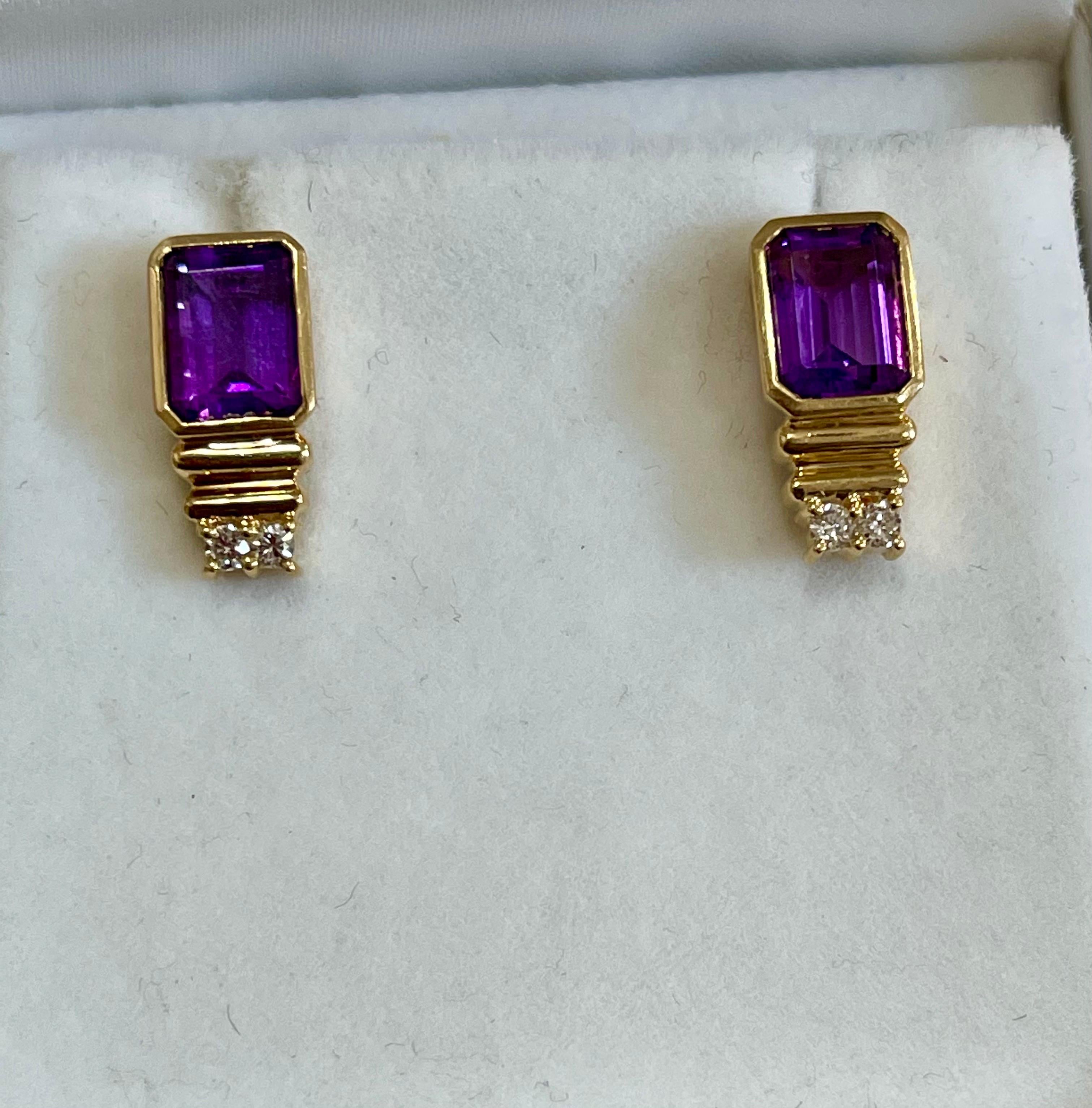 3 Carat Amethyst and Diamond 14 Karat Yellow Gold Earrings, Stud Post Earring In Excellent Condition For Sale In New York, NY