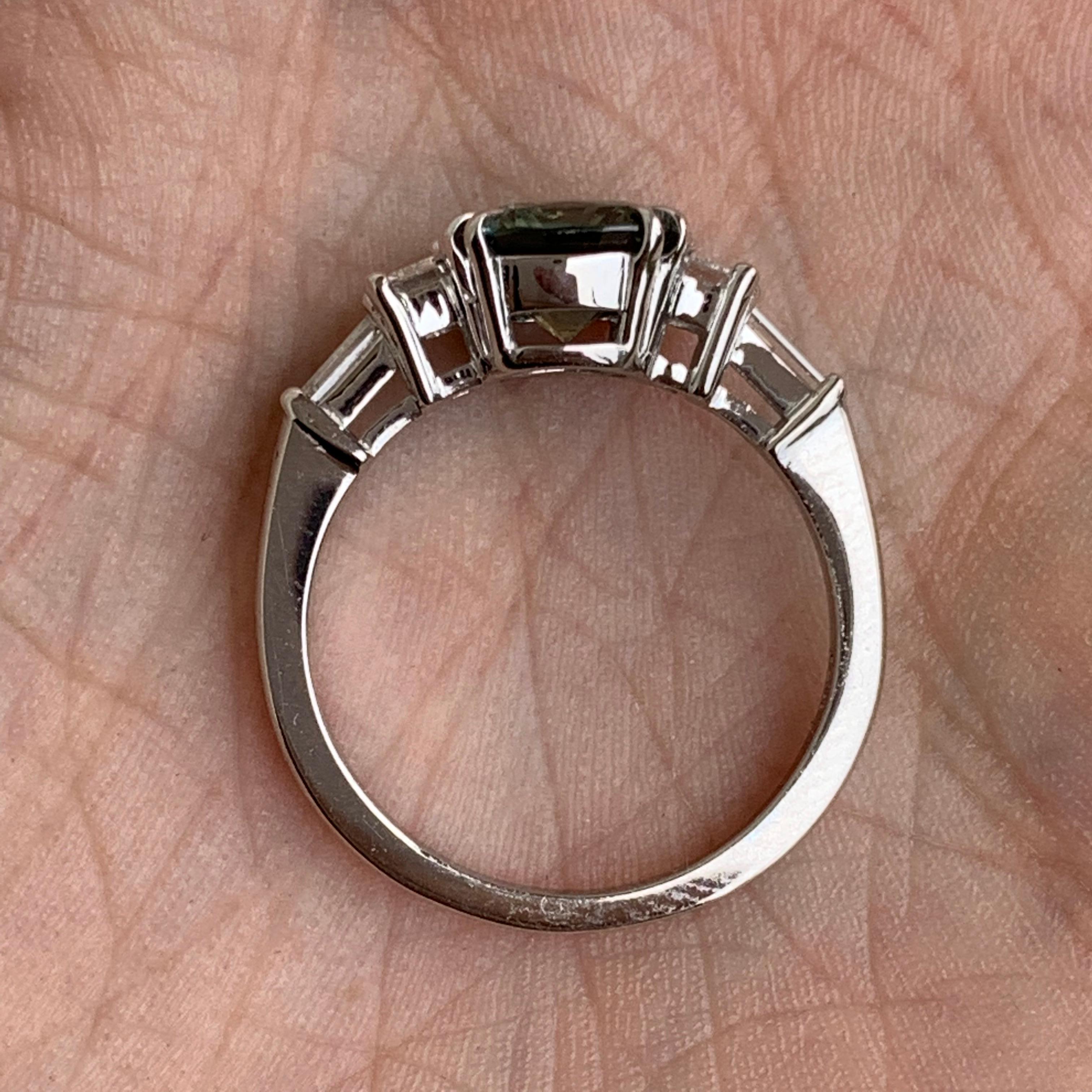 RMURD-AS001

Can be sized to any finger size, ring will be made to order and take approximately 1-3 weeks from customers final design approval. Wenn Sie einen früheren Termin benötigen, lassen Sie es uns wissen und wir werden sehen, ob wir Ihnen