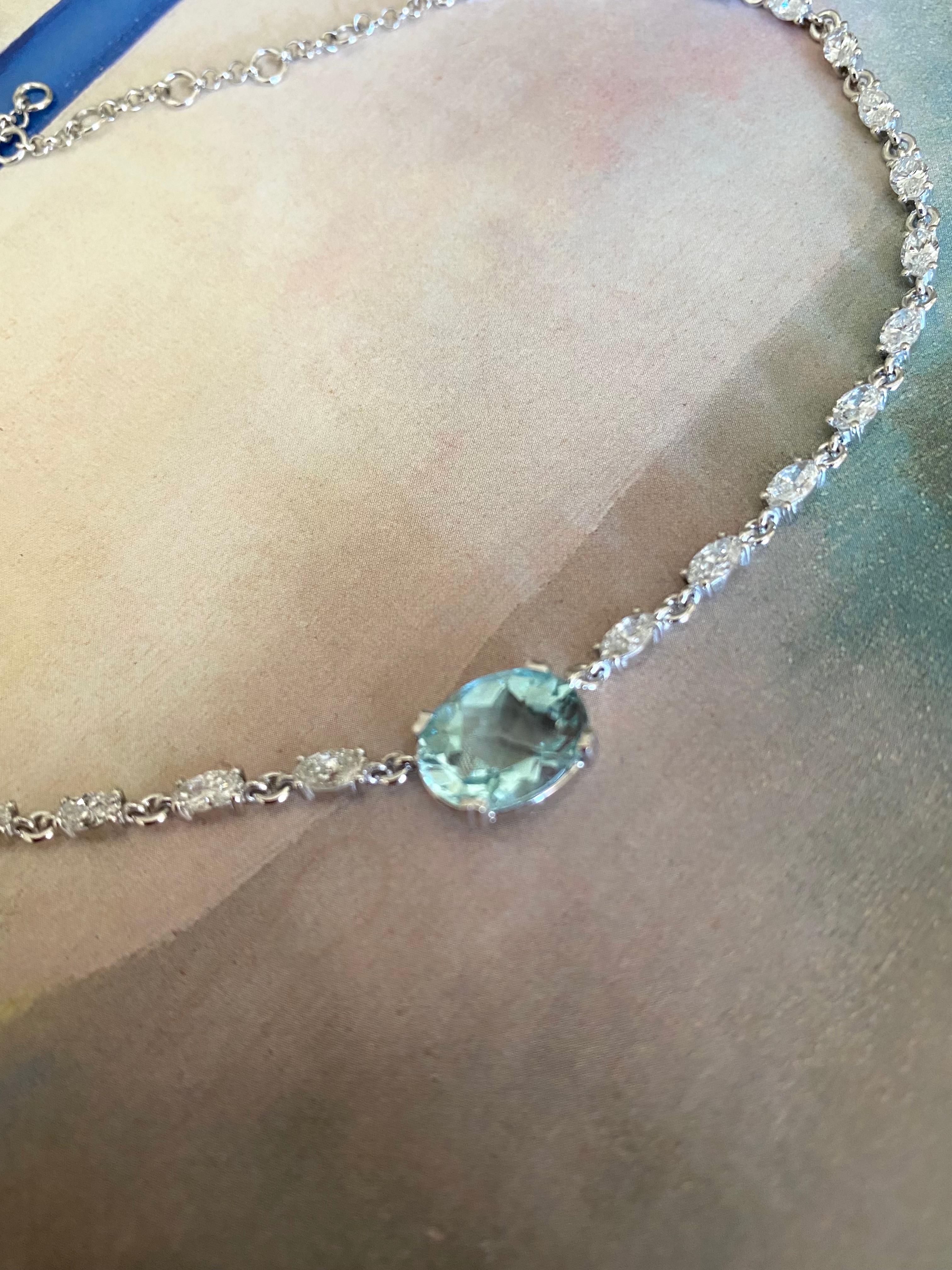 3 Carat Aquamarine 2.80 Carat White Diamonds Marquise 18K Gold Choker Necklace In New Condition For Sale In Rome, IT
