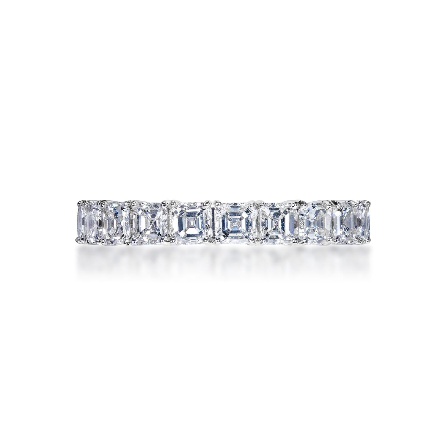 3 Karat Asscher-Schliff Diamant-Eternity-Ring, zertifiziert im Zustand „Neu“ im Angebot in New York, NY
