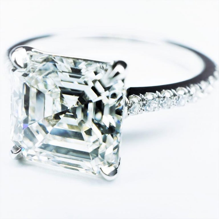 Women's 3 Carat Asscher Cut Square Emerald Engagement Platinum Ring For Sale