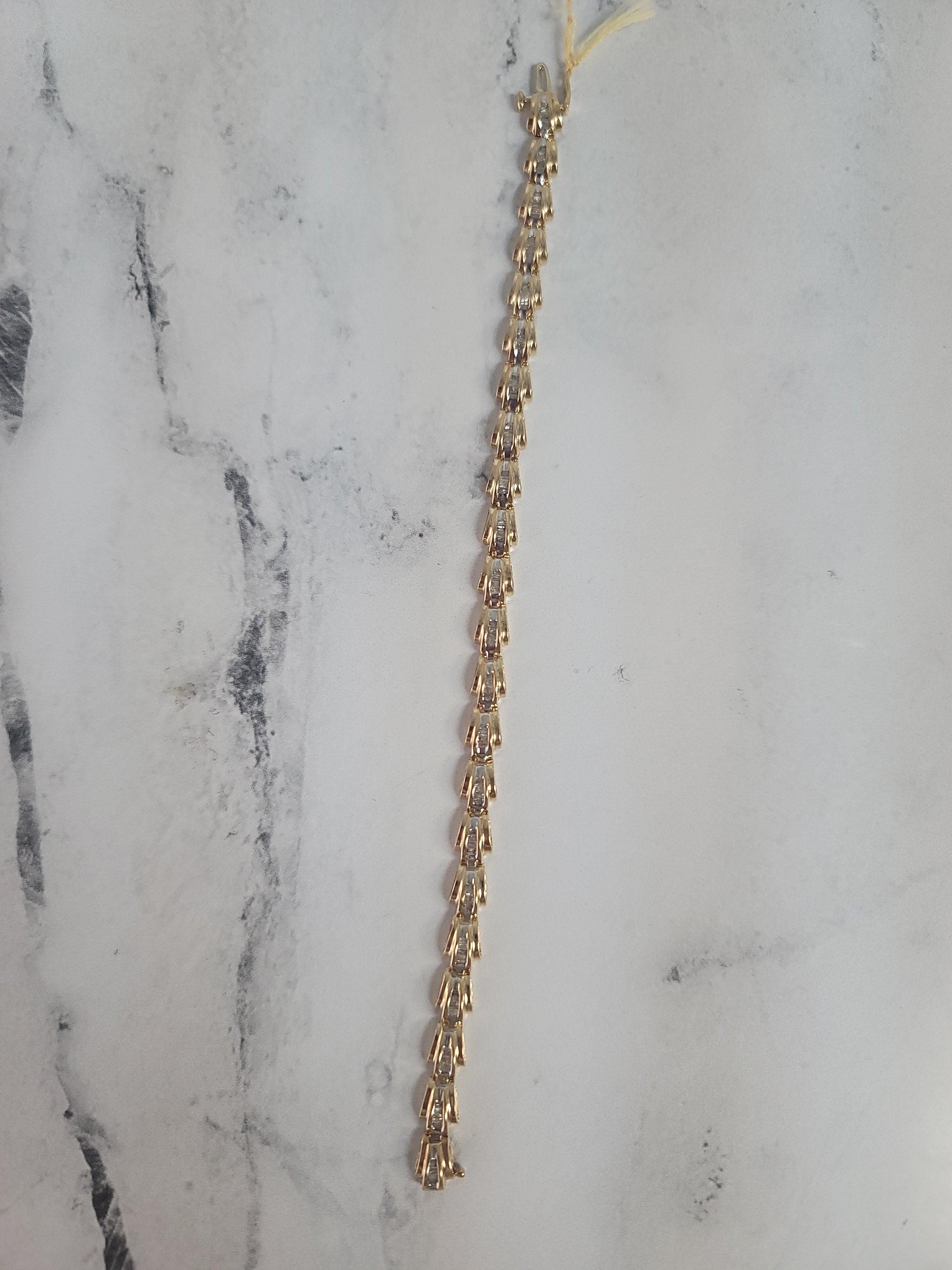 Pulsera de tenis con diamantes baguette de 3 quilates en Nuevo estado para la venta en Sugar Land, TX
