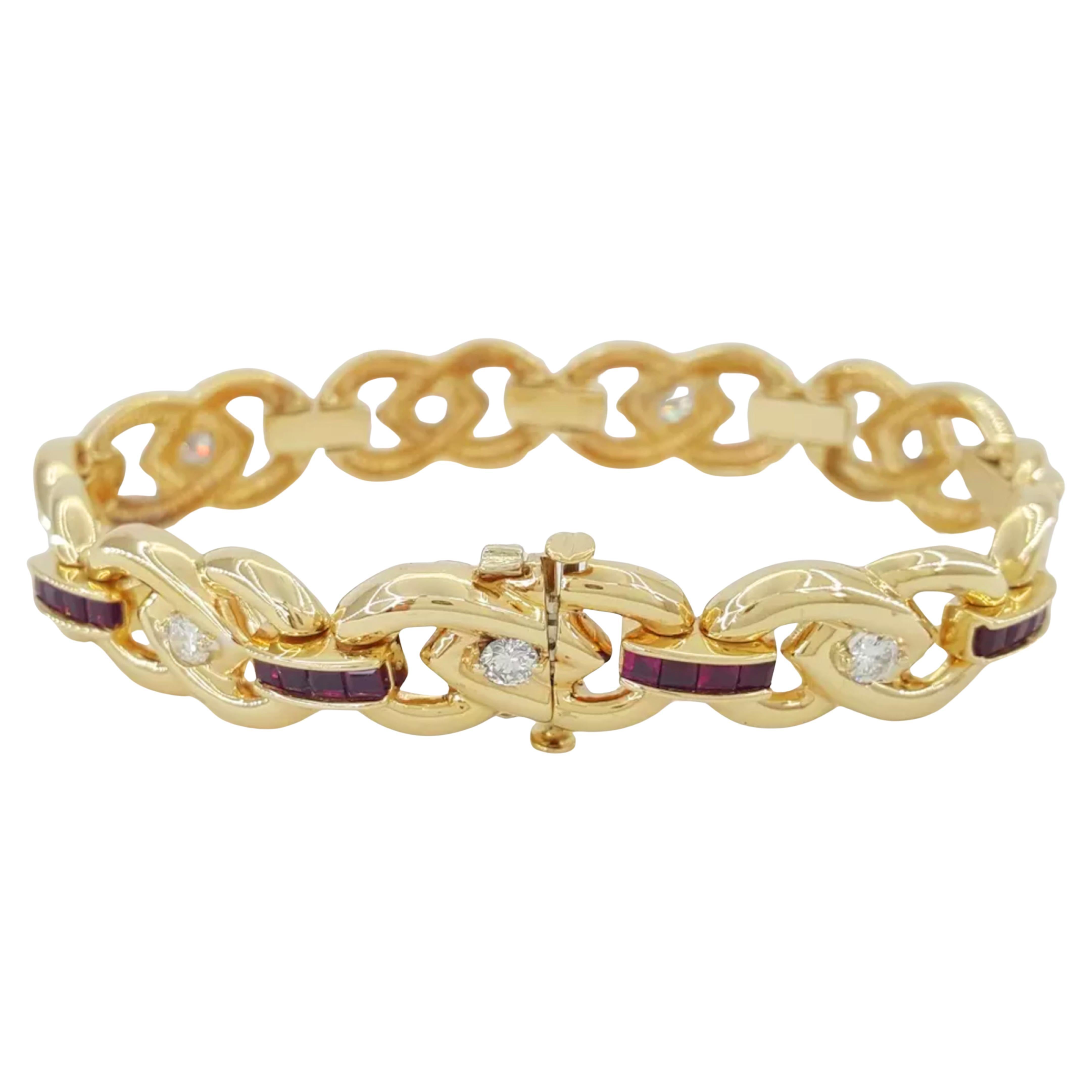 Kette aus Gelbgold mit 3 Karat Baguette-Rubinen und Diamanten (Rundschliff) im Angebot