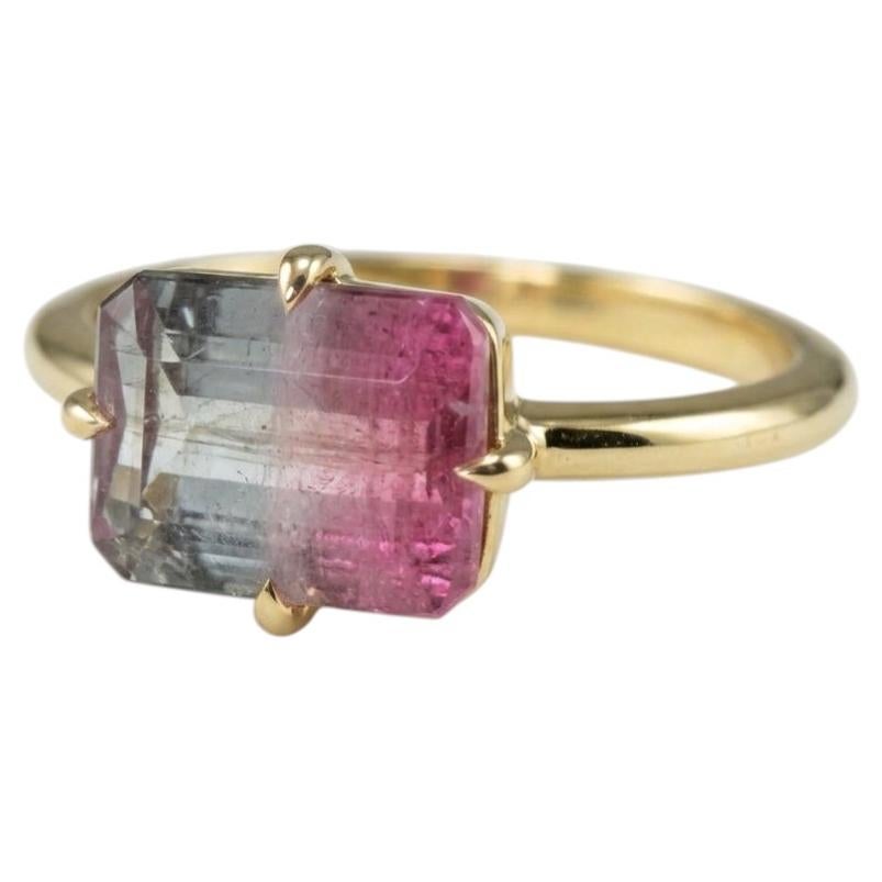 Anello solitario con tormalina “watermelon” bicolore da 3 carati in oro giallo 14k