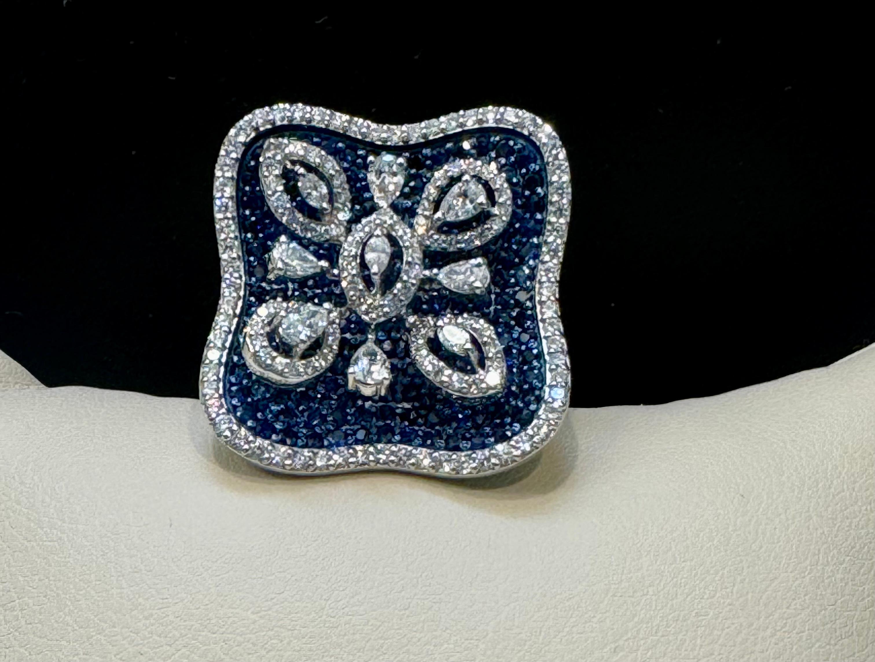 3 Carat Blue Sapphire and 2 Ct Diamond Cocktail Ring in 18 Karat  White Gold 6 In Excellent Condition For Sale In New York, NY