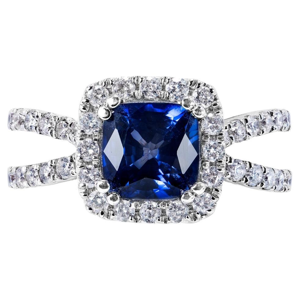 Bague saphir bleu 3 carats, taille coussin, certifié en vente