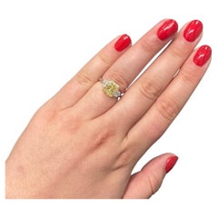 3 Carat Cushion Diamond Ring Fancy Yellow 14K Gold Rare Fancy-Color Splendour