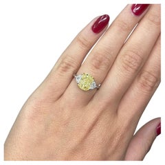 3 Carat Cushion Diamond Ring Fancy Yellow 14K Gold Rare Fancy-Color Splendour