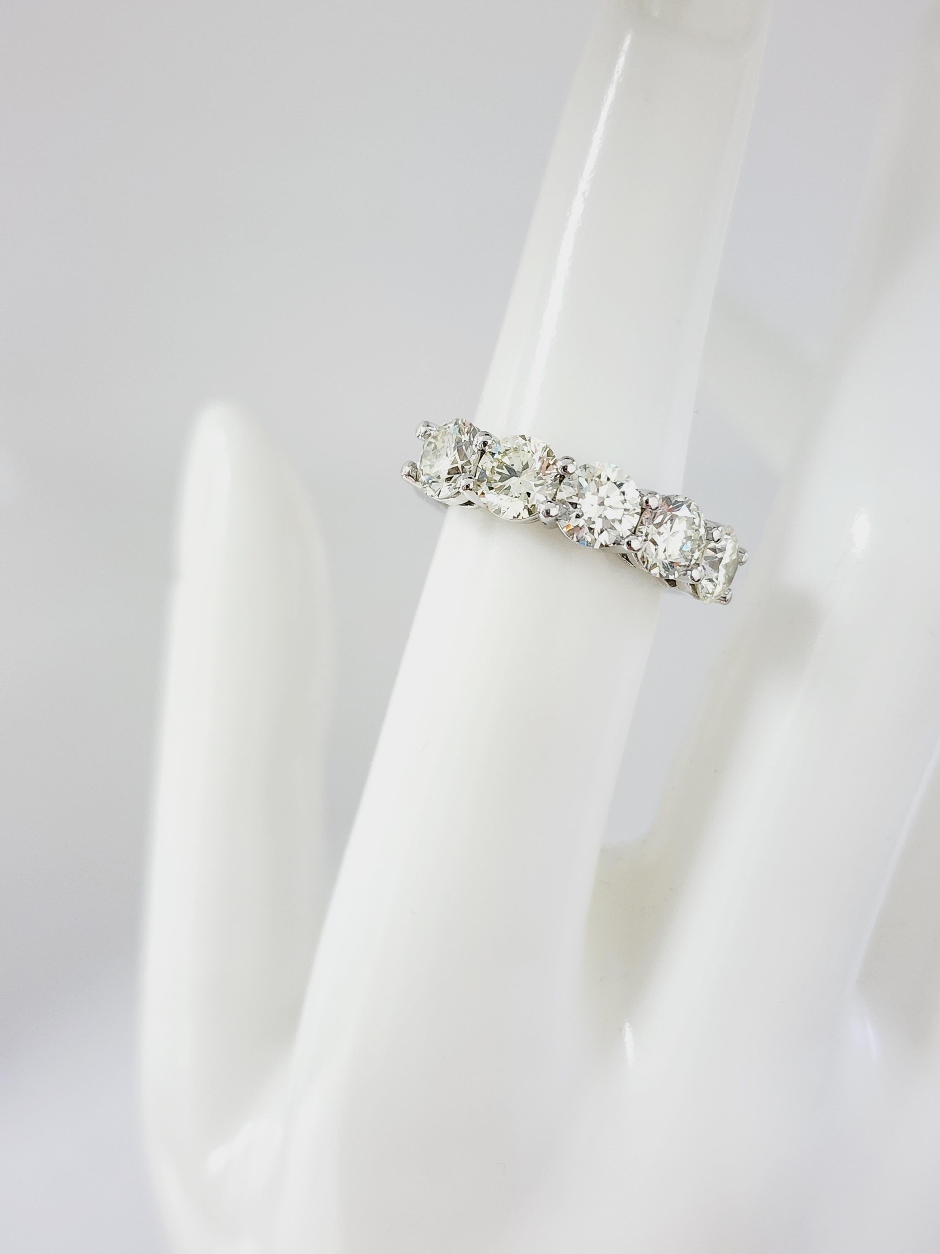 3 Carat Diamond Band White Gold 14 Karat In New Condition In Great Neck Plaza, NY