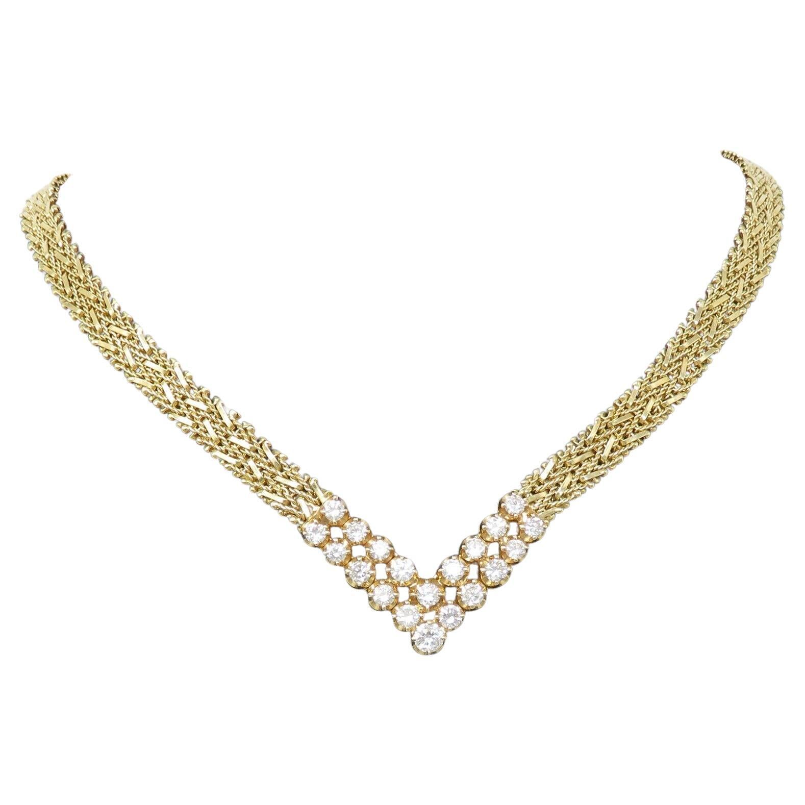 Taille ronde Collier ras du cou en or jaune avec diamants 3 carats en vente