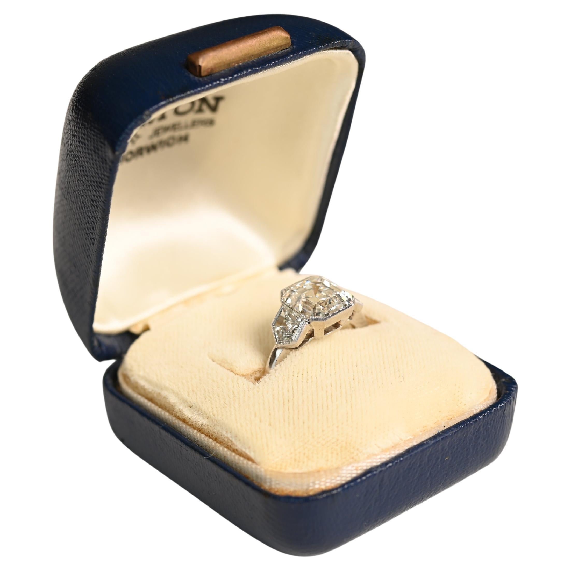 3ct Verlobungsring. GIA Smaragdschliff Diamant Verlobung Platin Halo Ring IVS2