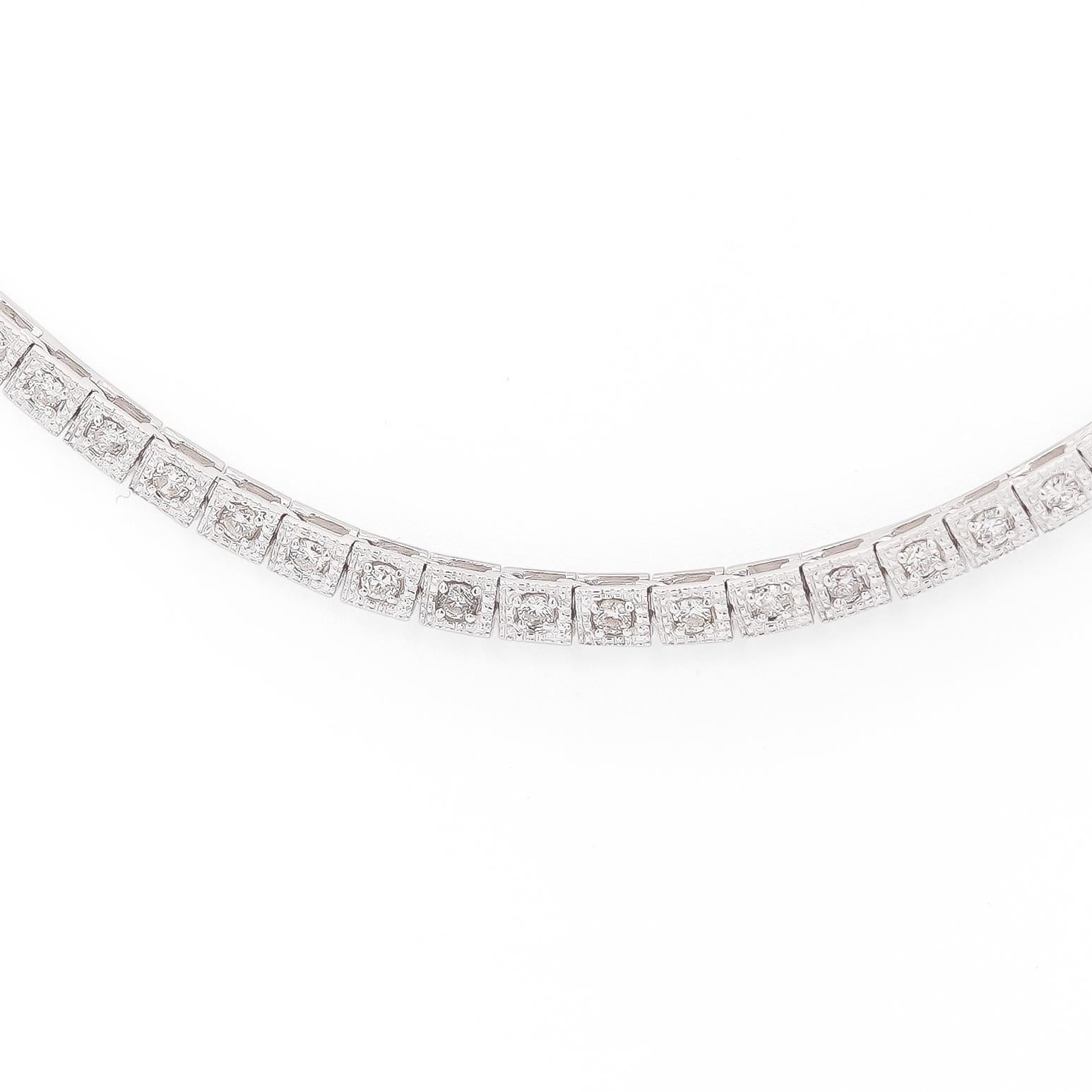 Collier de tennis avec chaîne en platine et pavé de diamants de 3 carats Pour femmes en vente