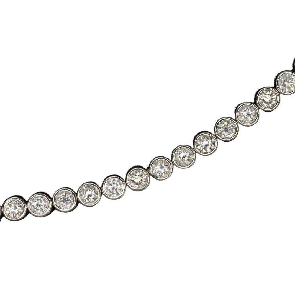 Contemporaneo Brilliante da 3 carati con diamante rotondo taglio brillante con lunetta in oro bianco 14k in vendita
