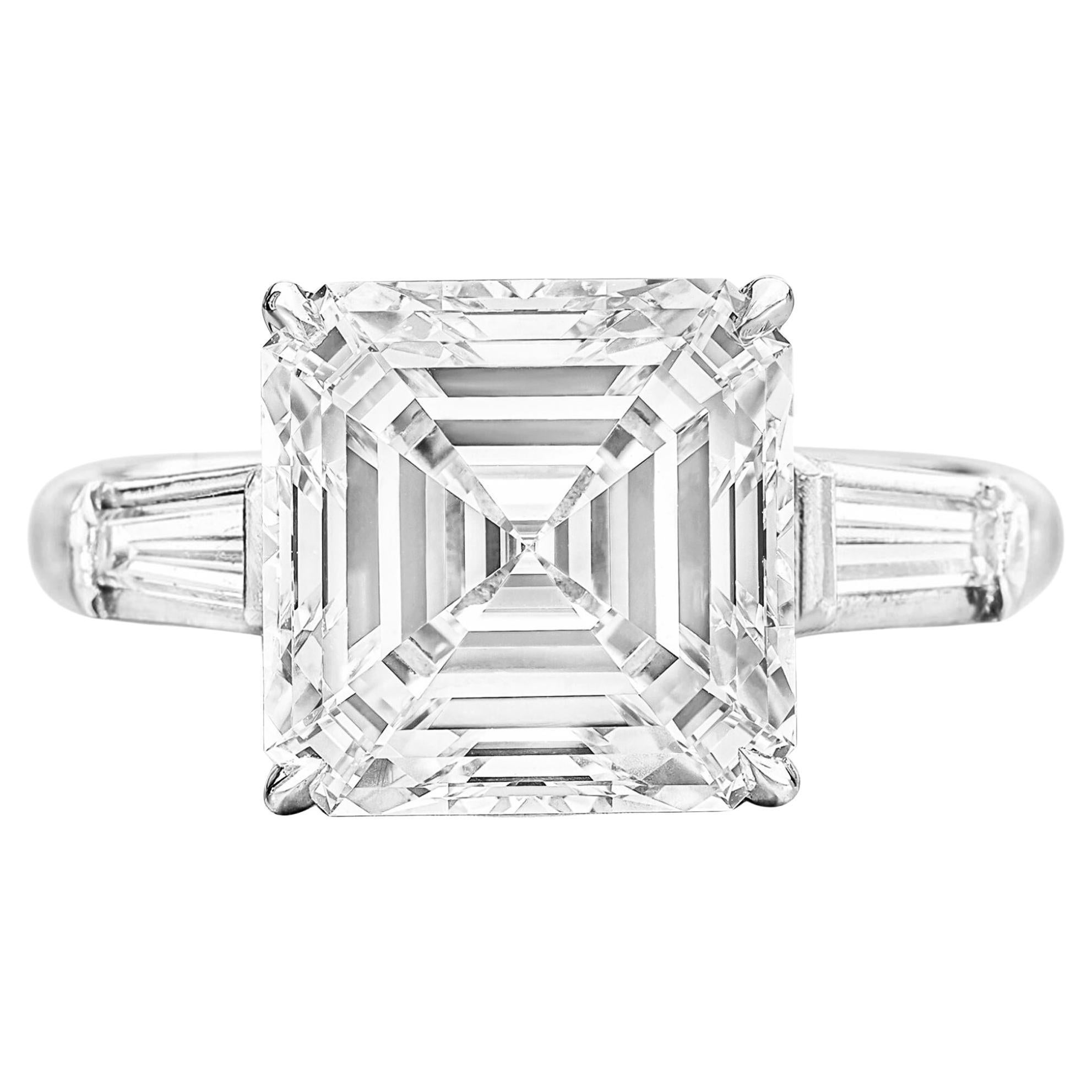 Bague en or blanc 18 carats avec émeraude carrée de 3 carats E Color VS