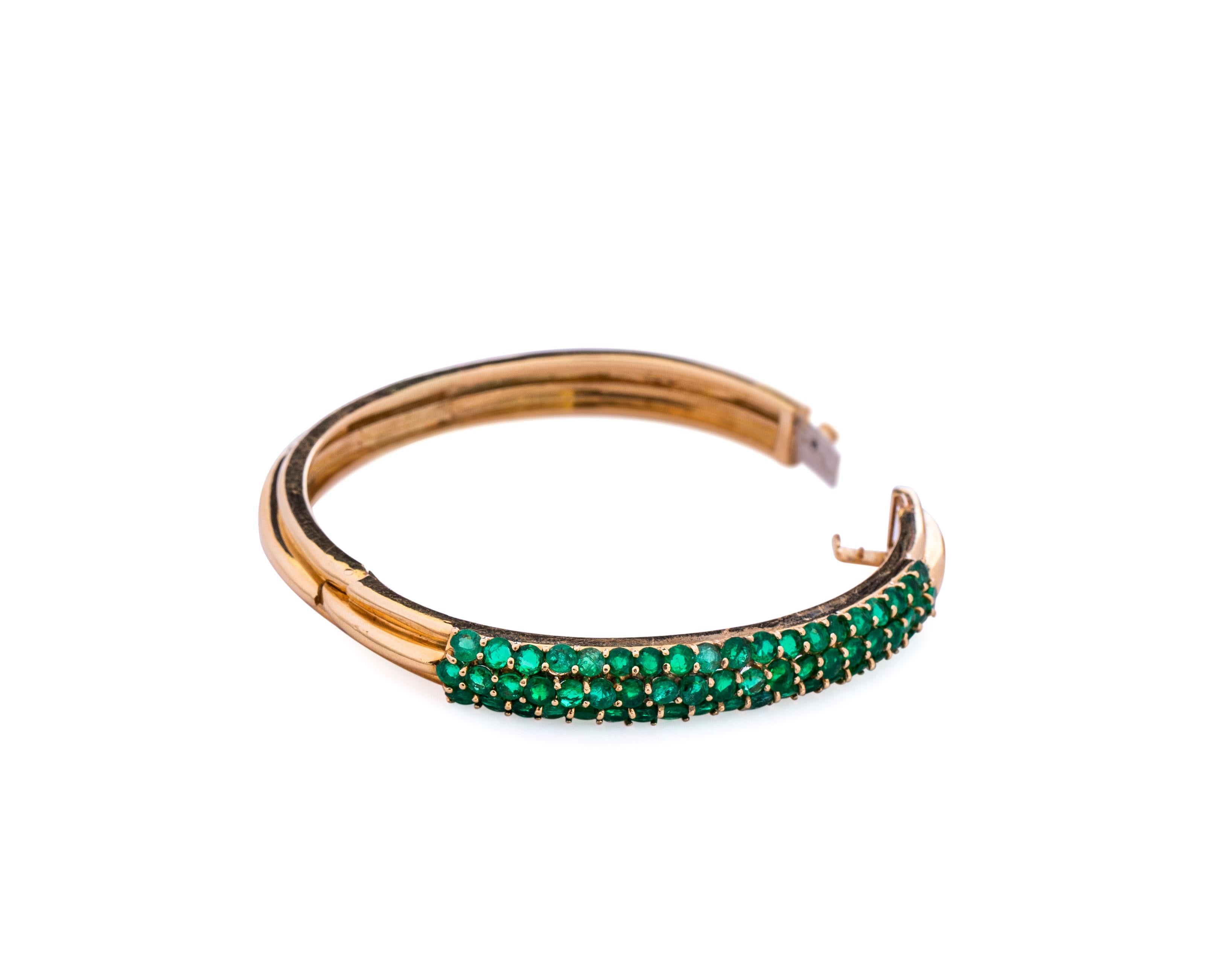 Modern 3 Carat Emerald and 18 Karat Gold Bangle Bracelet