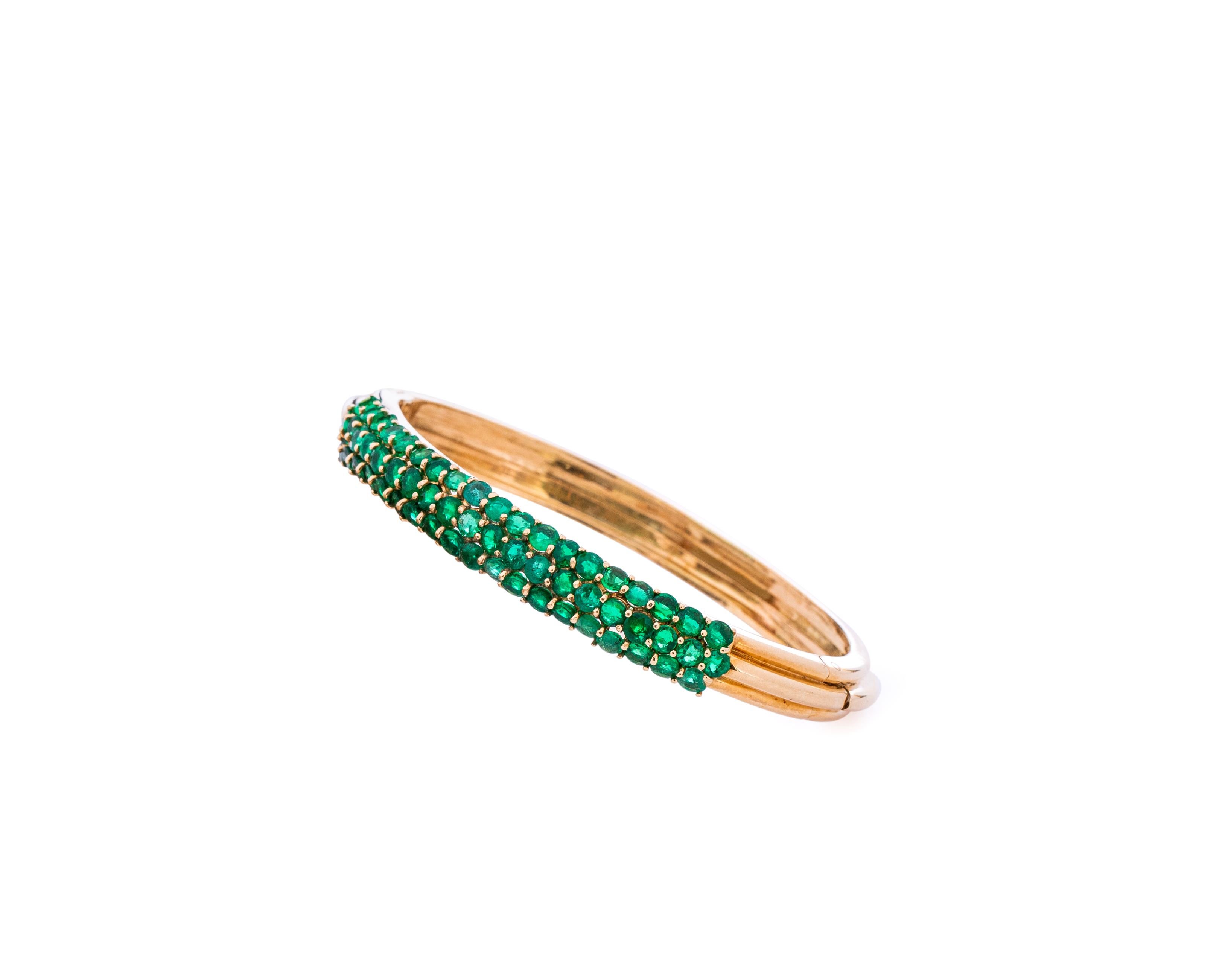 3 Carat Emerald and 18 Karat Gold Bangle Bracelet In Excellent Condition In Atlanta, GA
