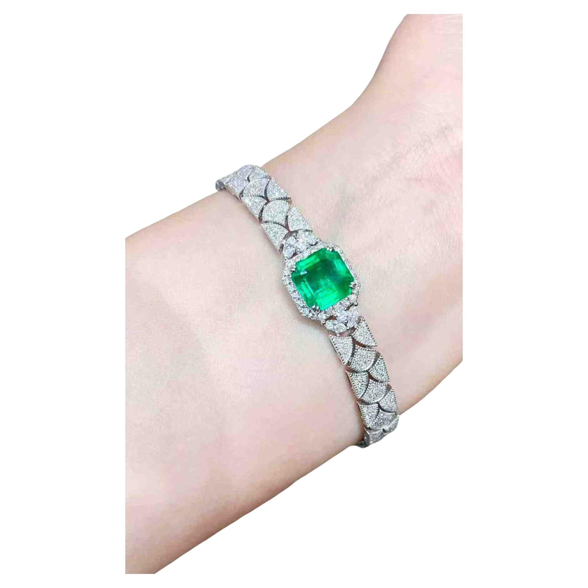 3 Carat Emerald and 2.33 Carat White Diamond Bracelet